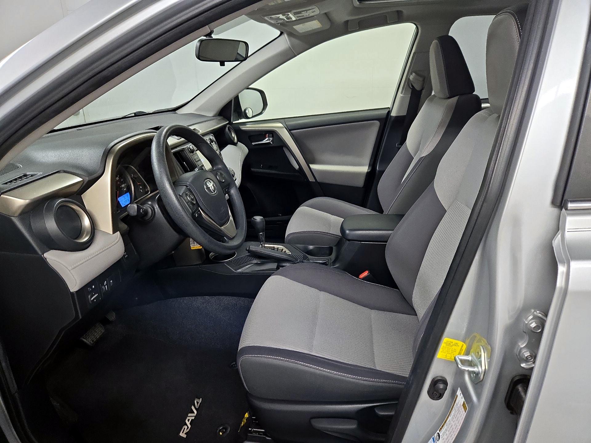 Thumbnail: 2015 Toyota RAV4 - 11