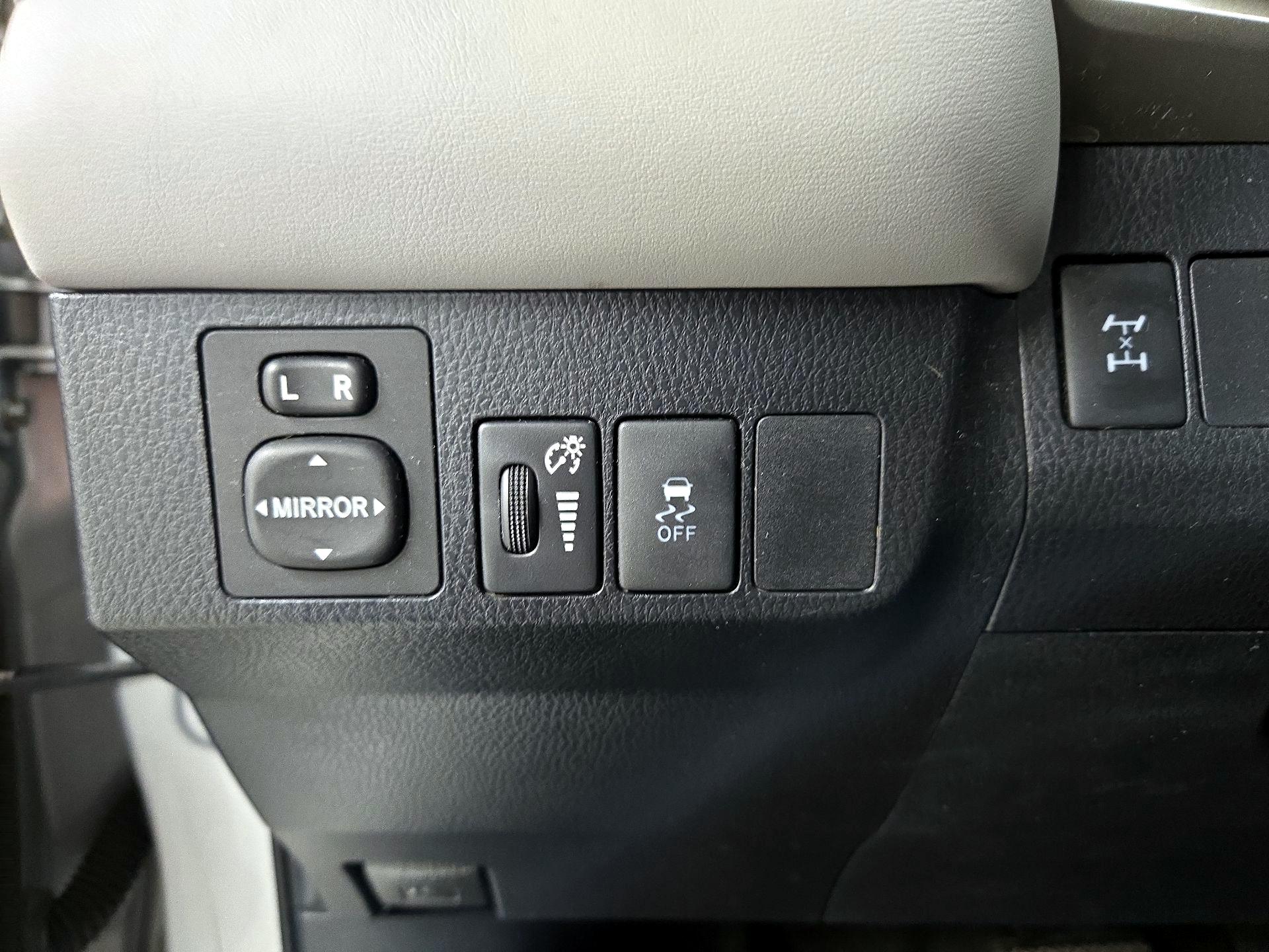 Thumbnail: 2015 Toyota RAV4 - 13