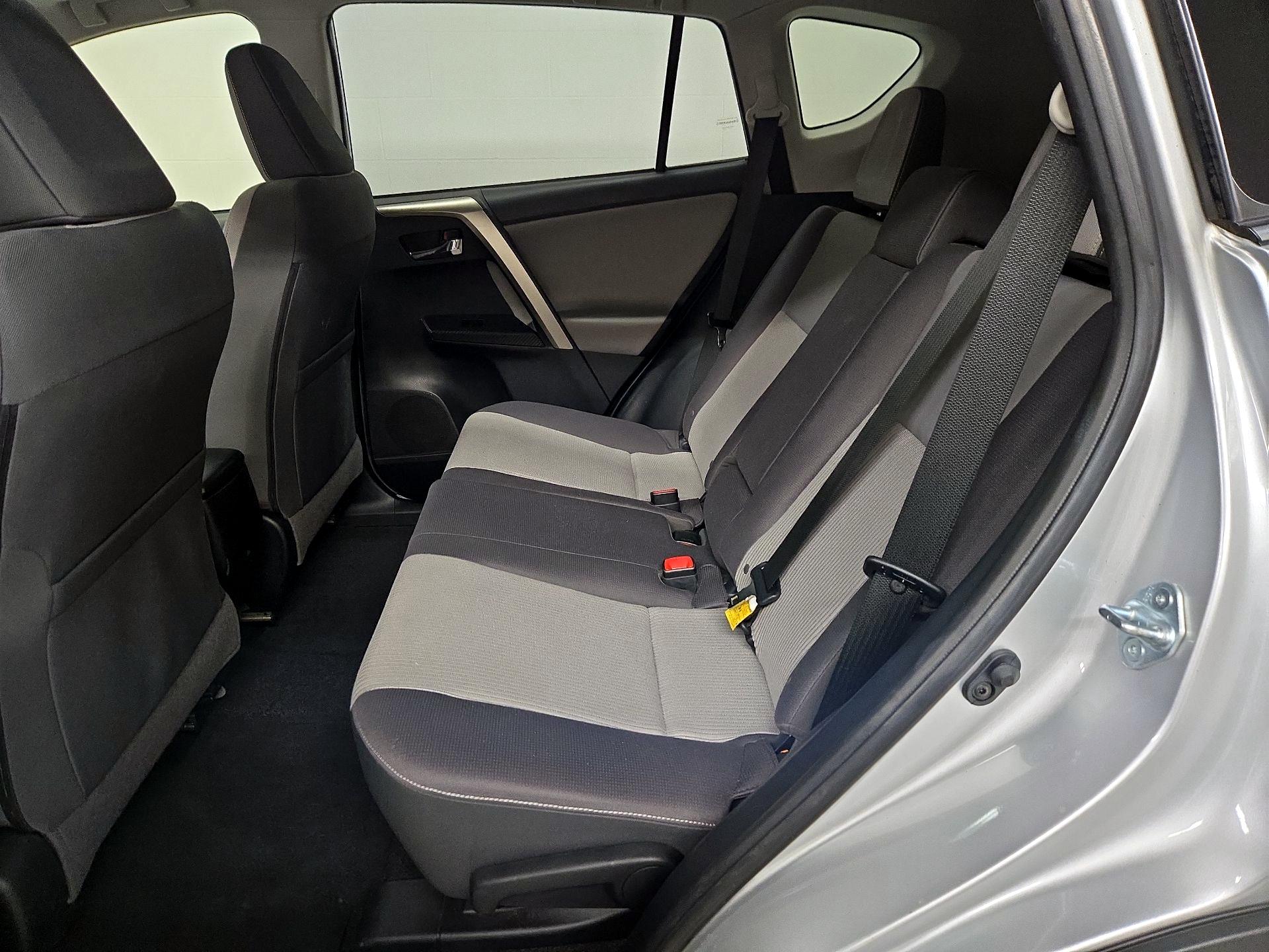 Thumbnail: 2015 Toyota RAV4 - 20
