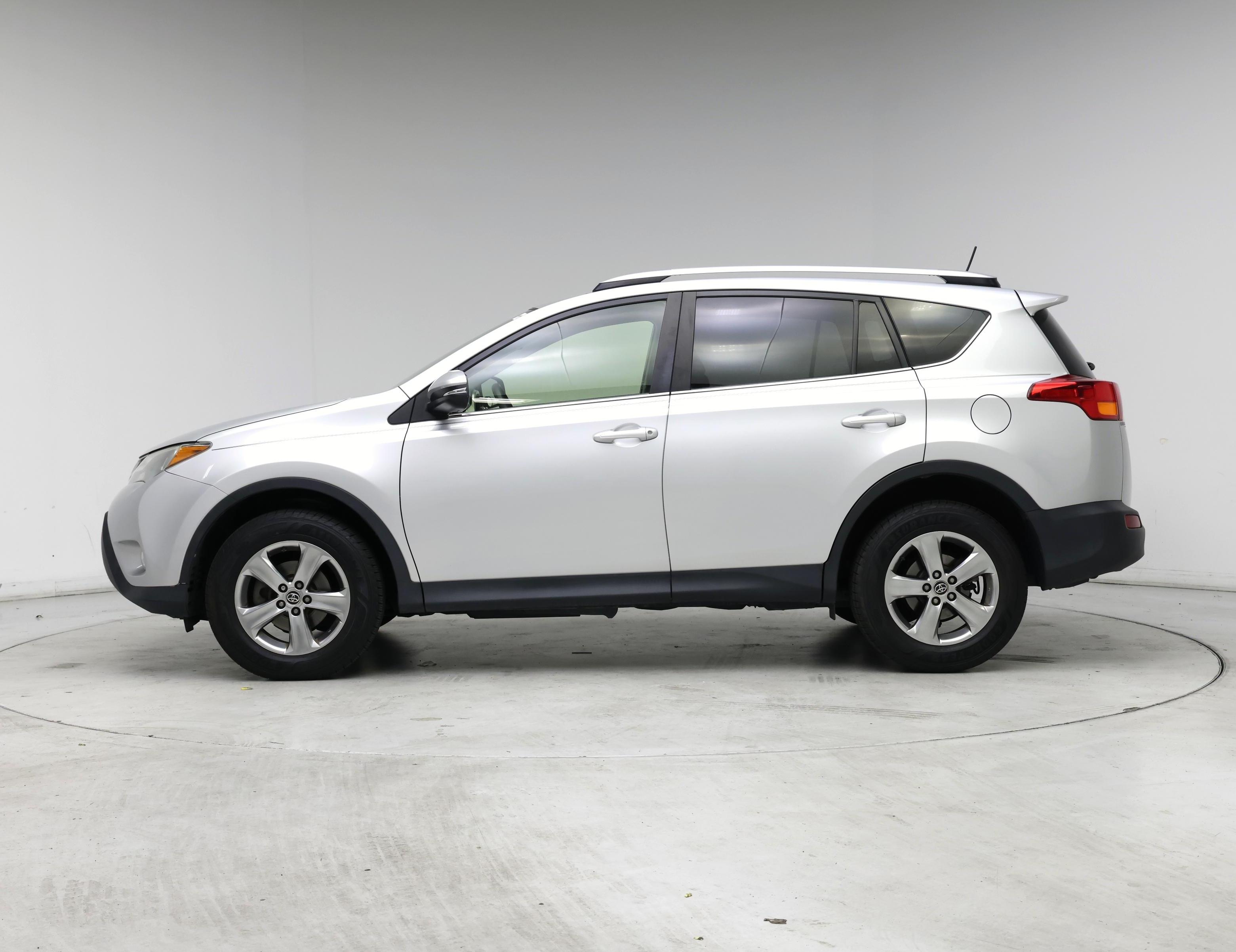 Thumbnail: 2015 Toyota RAV4 - 3