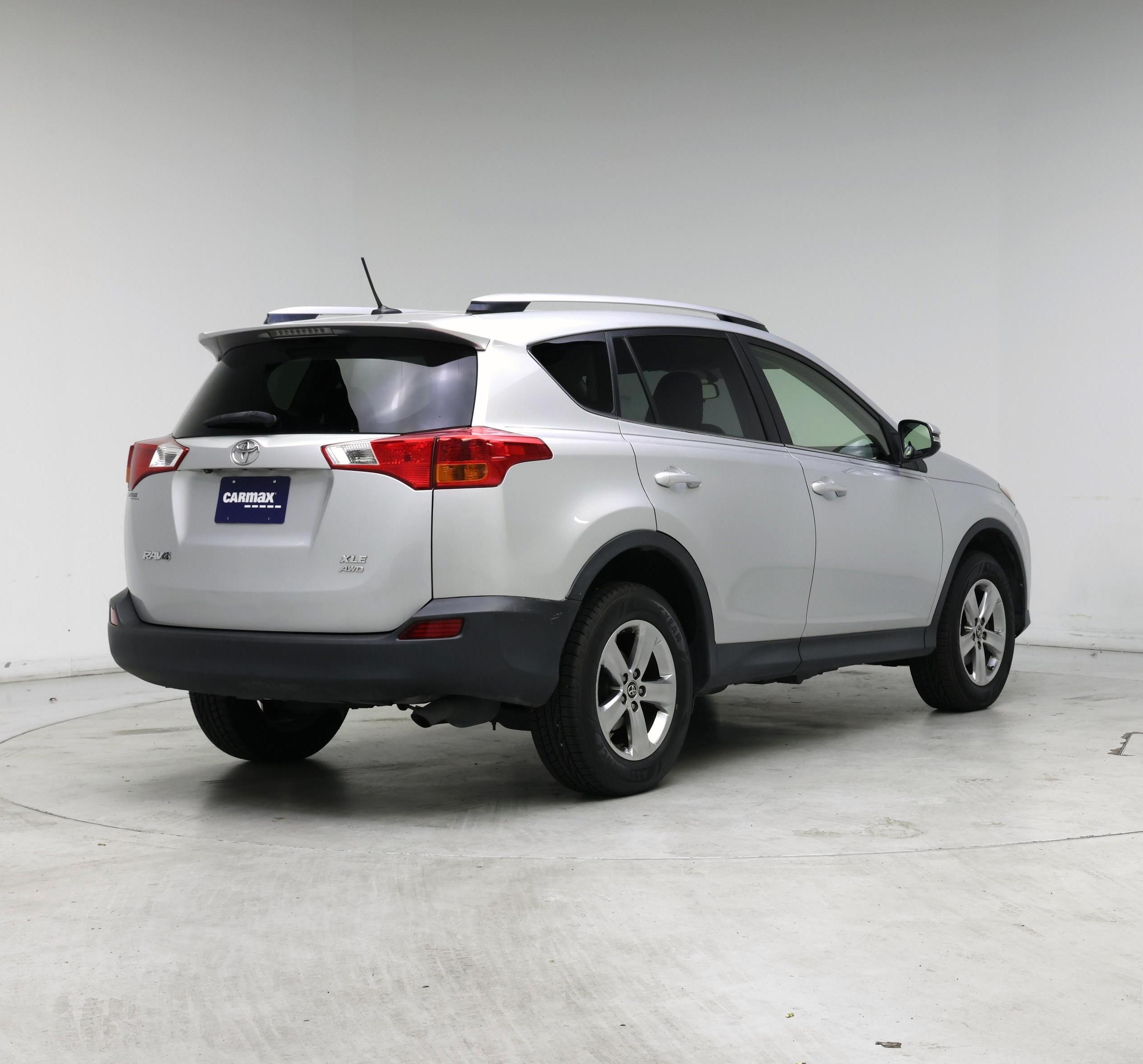 Thumbnail: 2015 Toyota RAV4 - 8