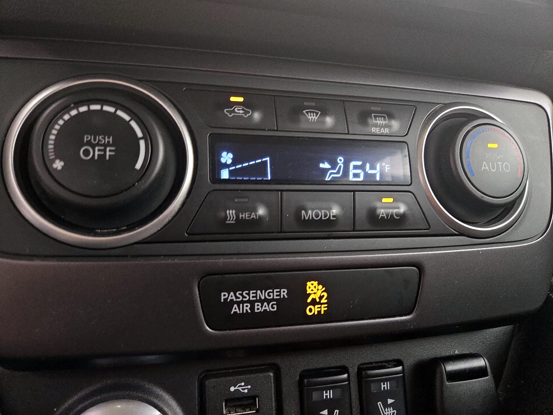 Thumbnail: 2019 Nissan Leaf - 16