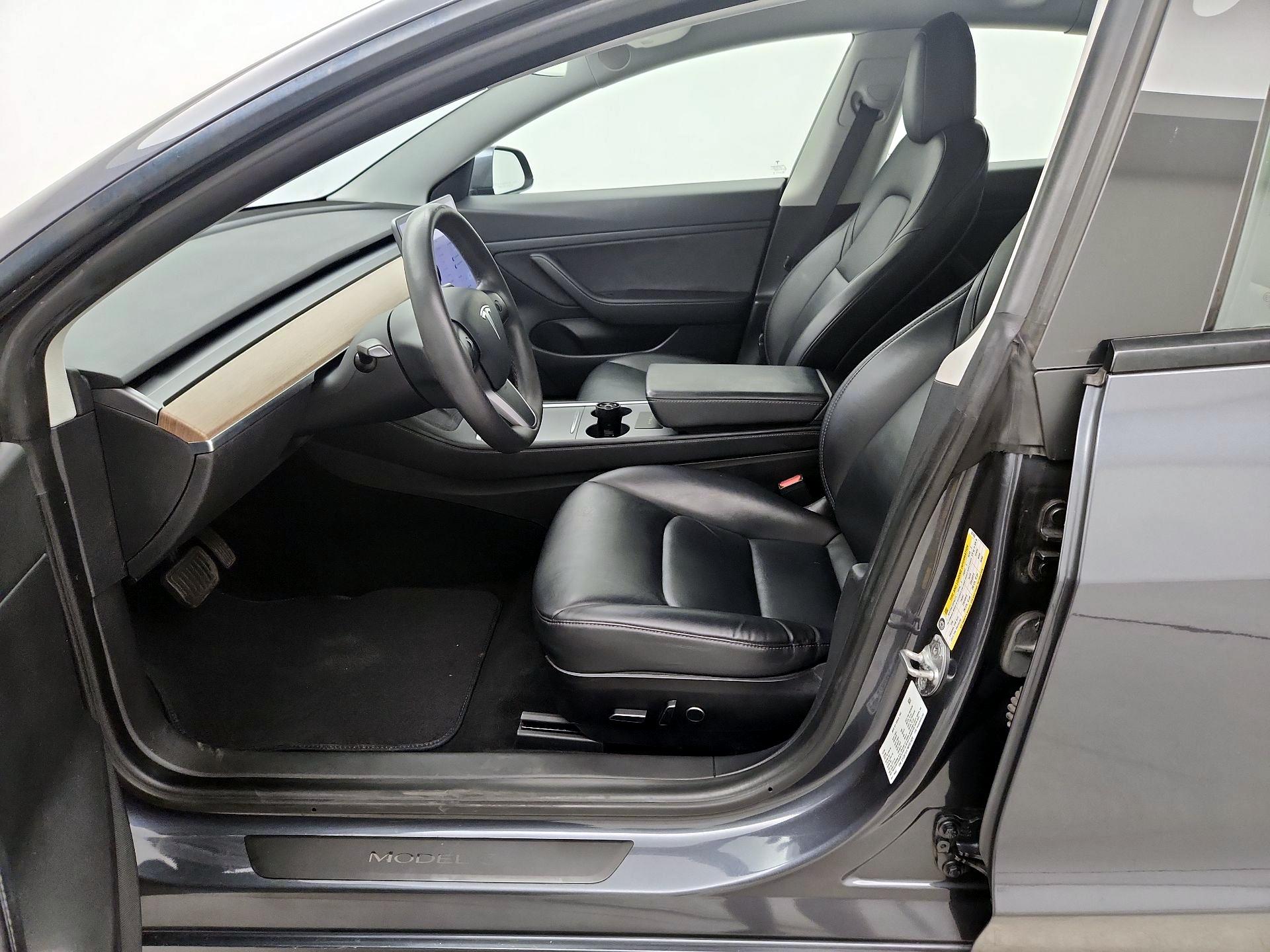 Thumbnail: 2021 Tesla Model 3 - 11