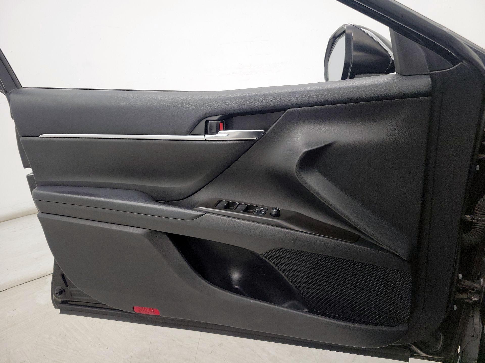 Thumbnail: 2022 Toyota Camry - 12