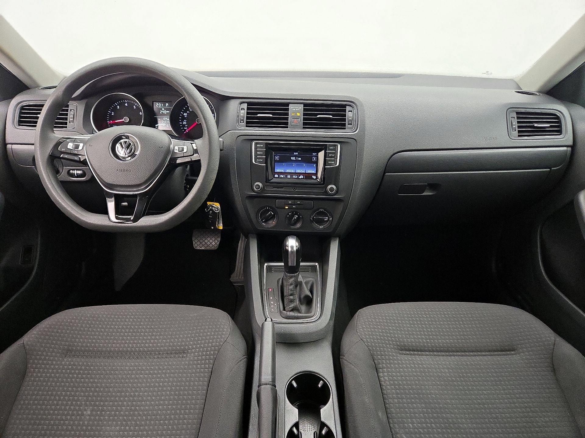 Thumbnail: 2016 Volkswagen Jetta - 9
