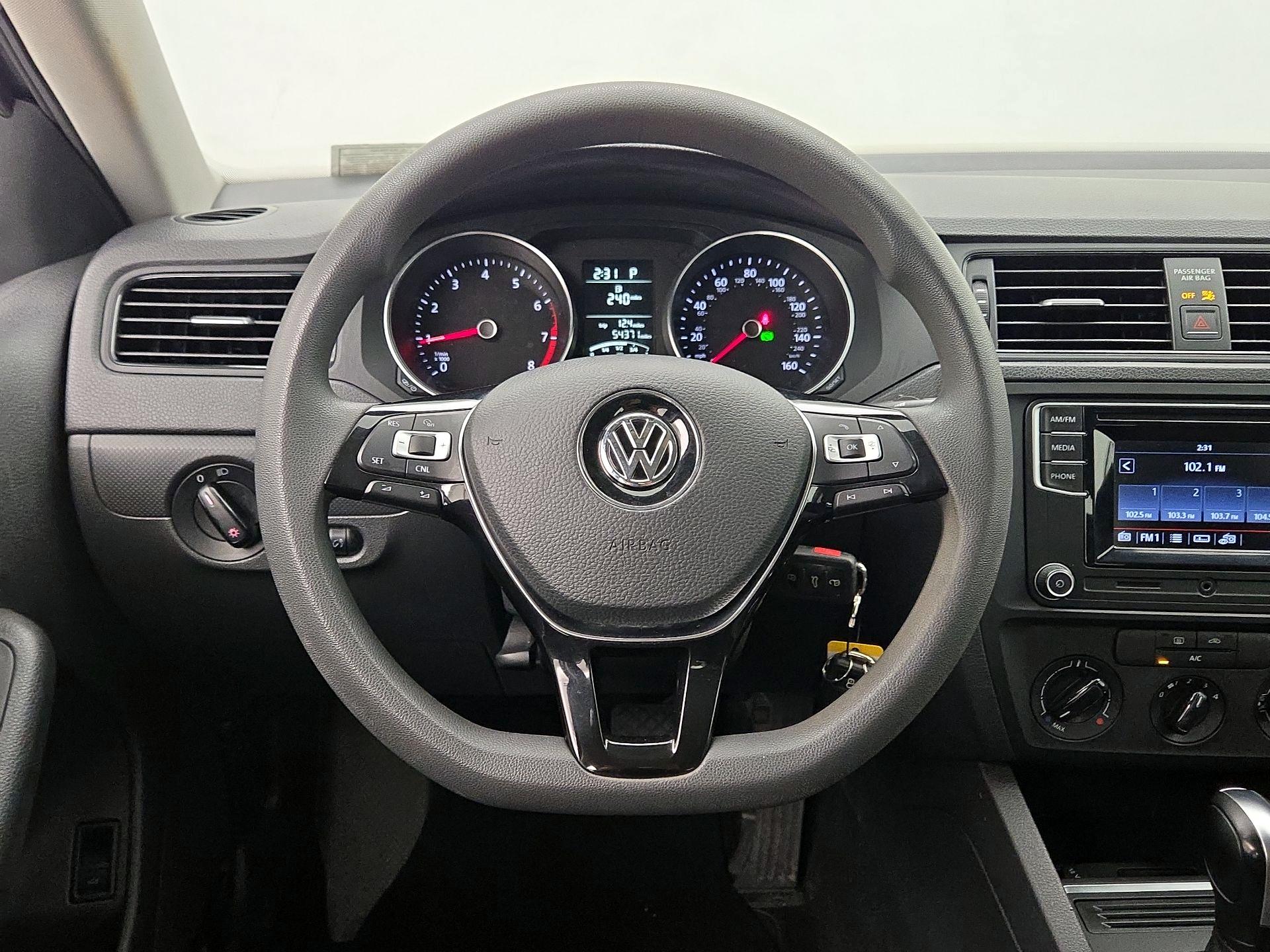 Thumbnail: 2016 Volkswagen Jetta - 10