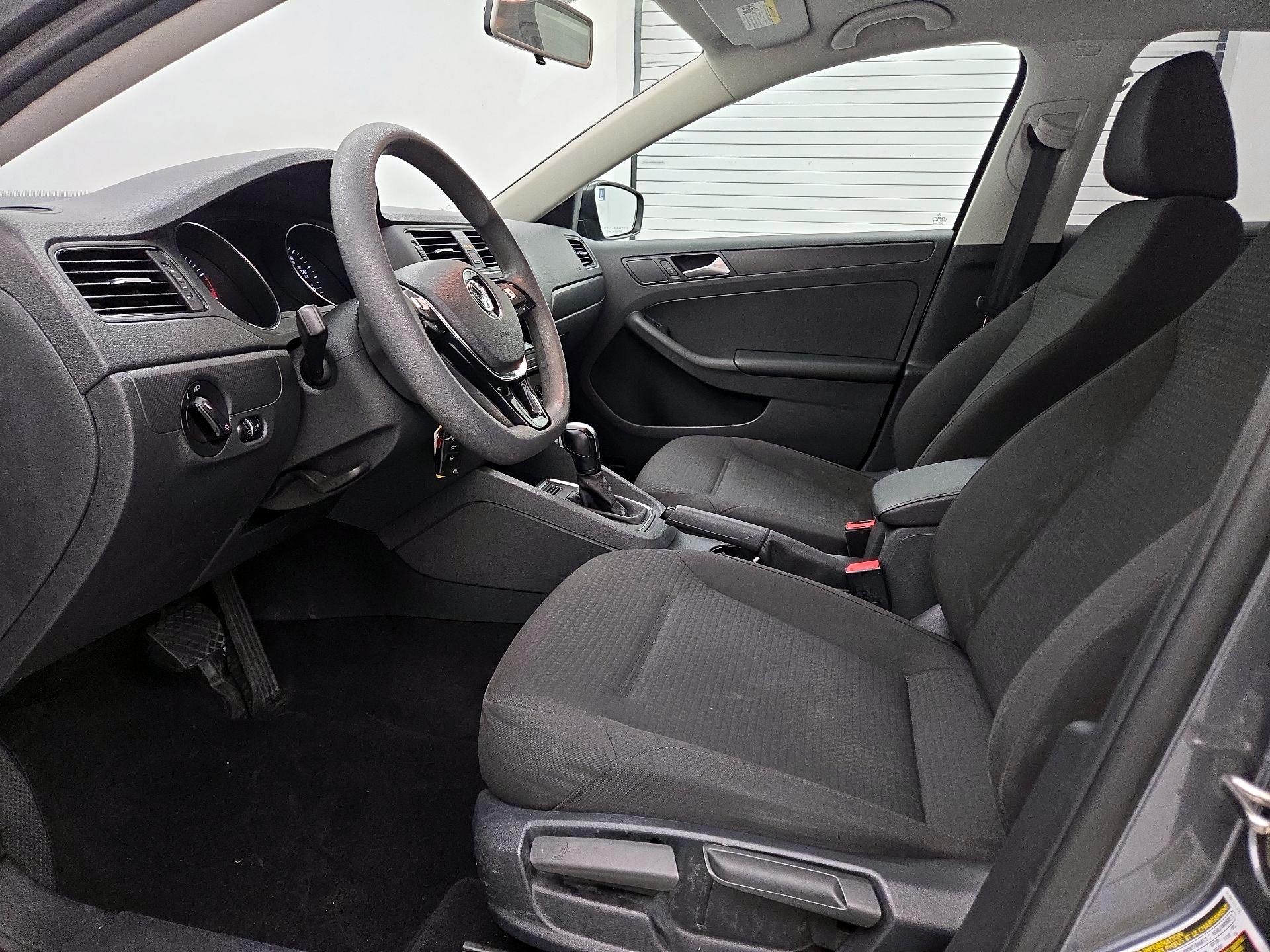 Thumbnail: 2016 Volkswagen Jetta - 11