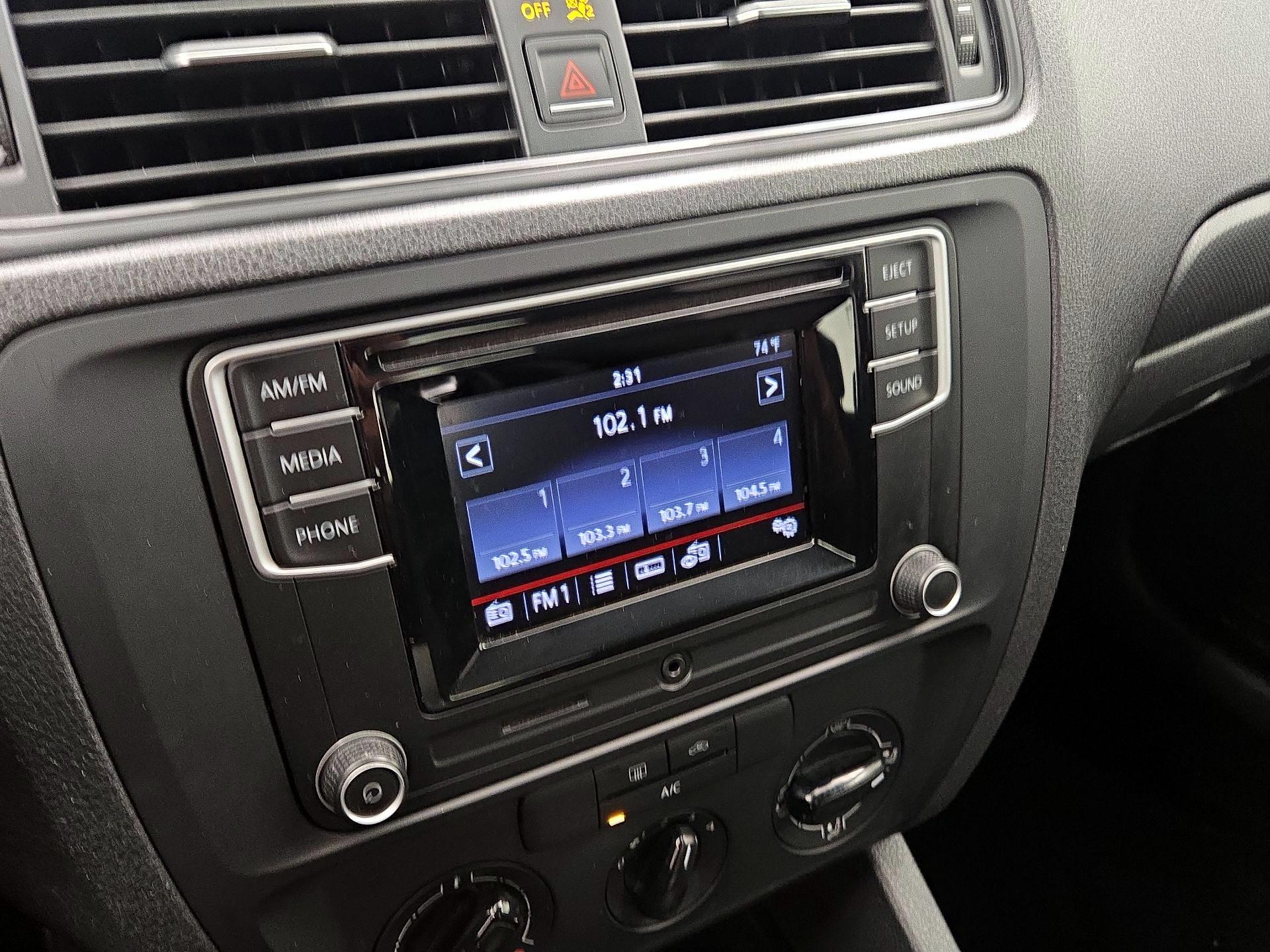 Thumbnail: 2016 Volkswagen Jetta - 14