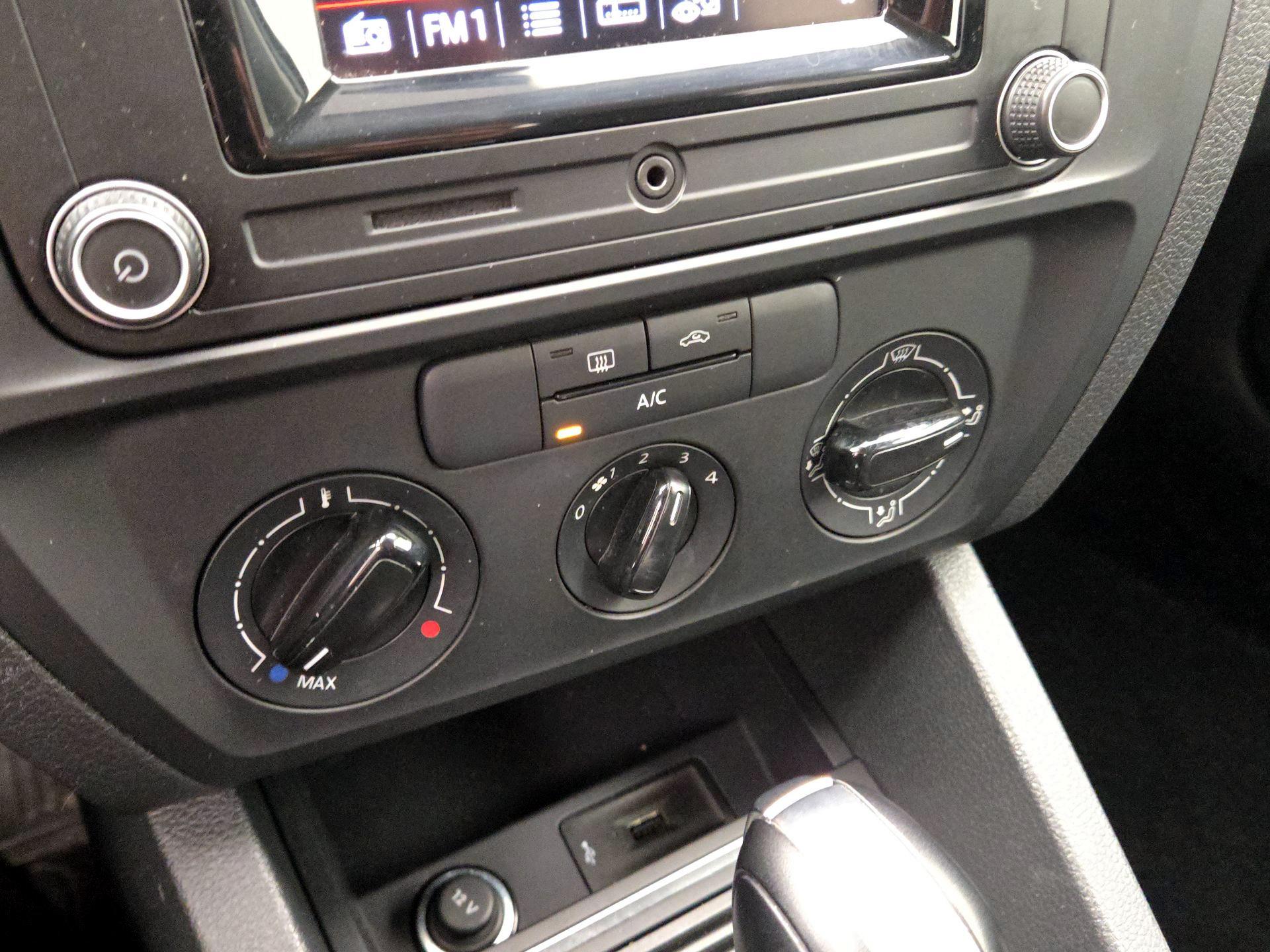 Thumbnail: 2016 Volkswagen Jetta - 15