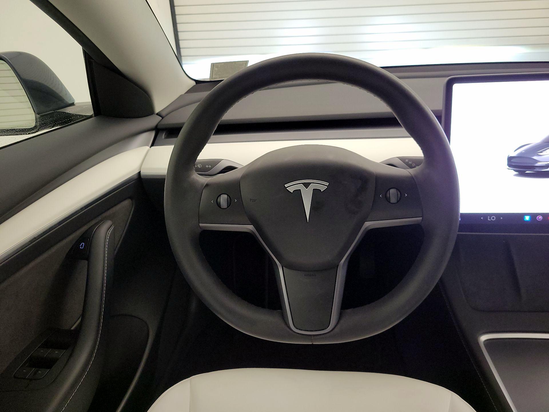 Thumbnail: 2023 Tesla Model 3 - 10