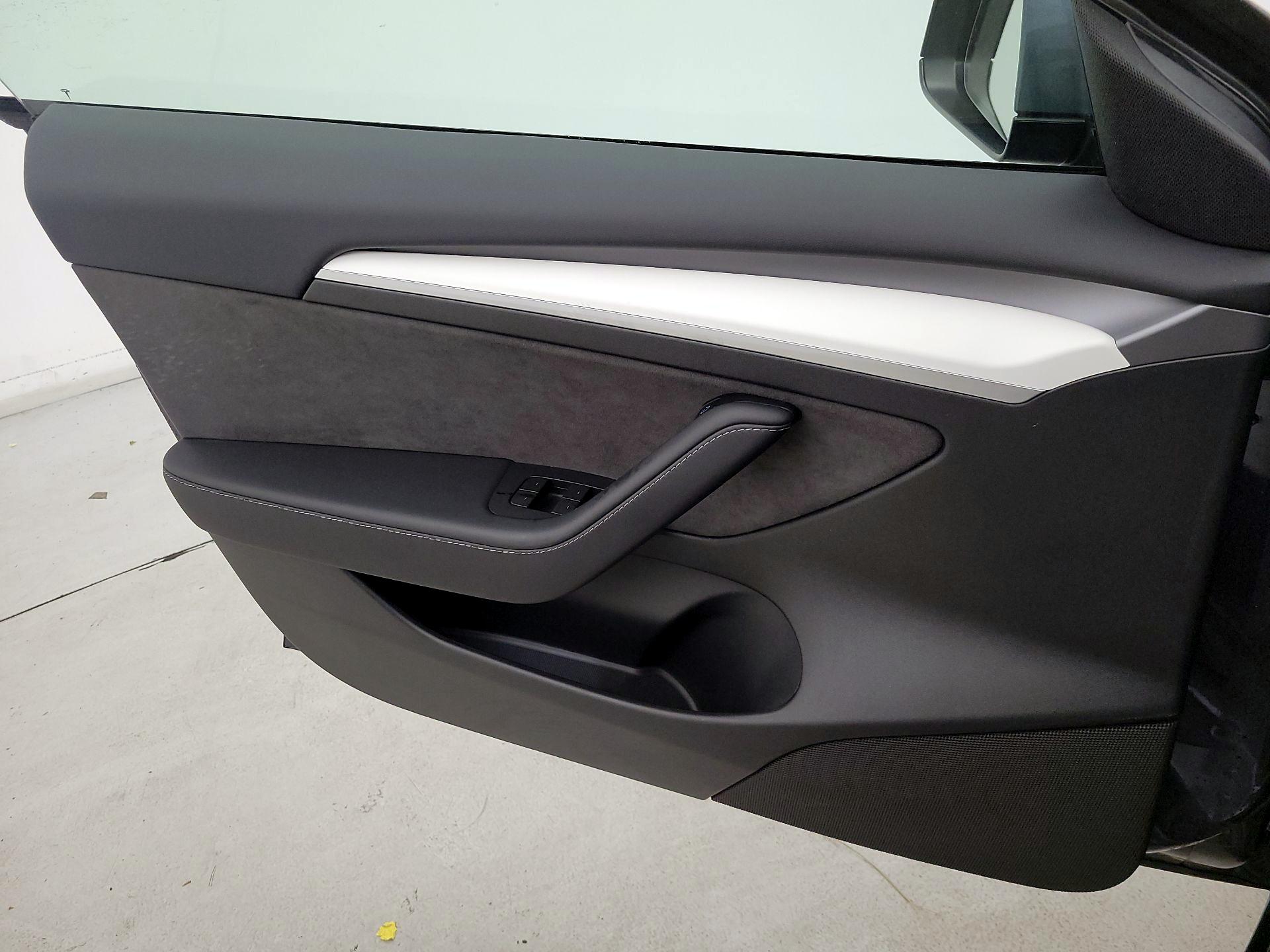 Thumbnail: 2023 Tesla Model 3 - 12