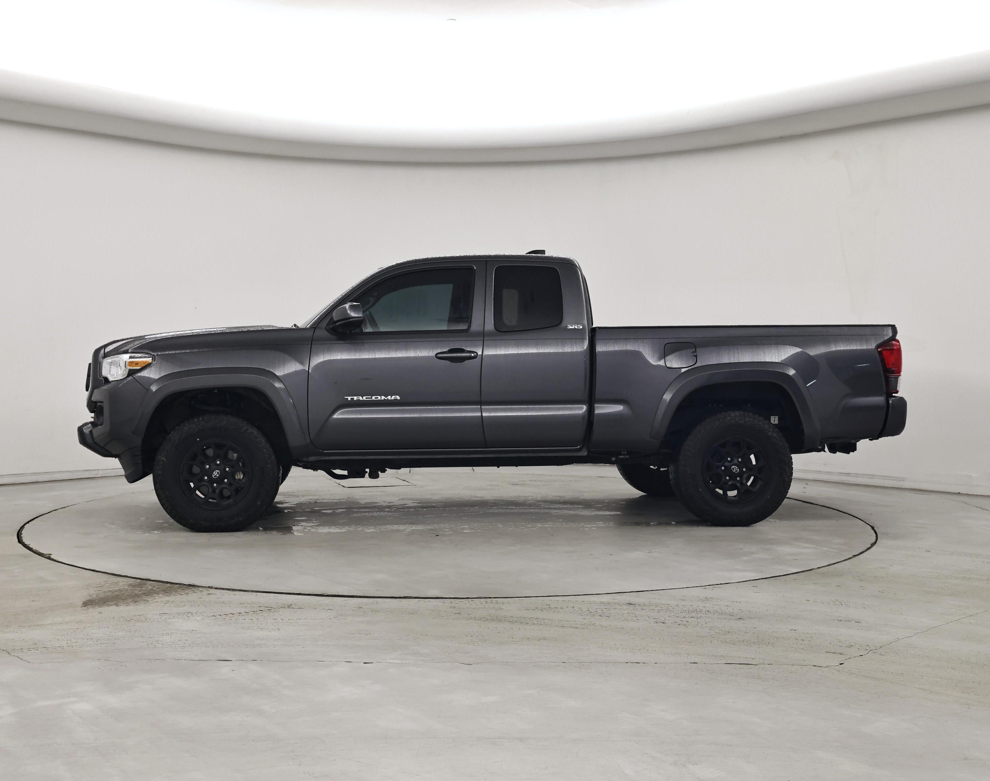 Thumbnail: 2022 Toyota Tacoma - 3