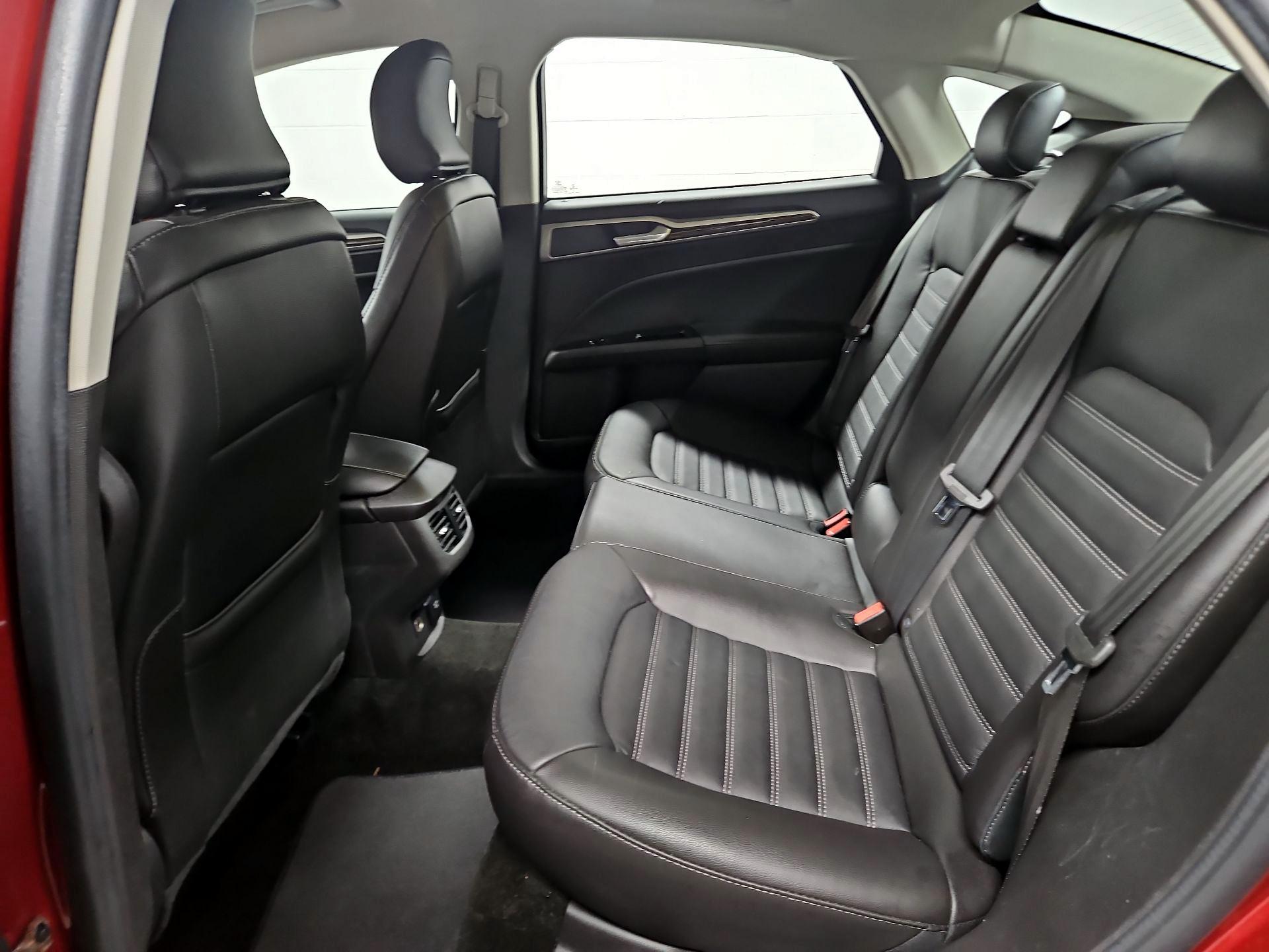 Thumbnail: 2016 Ford Fusion - 20