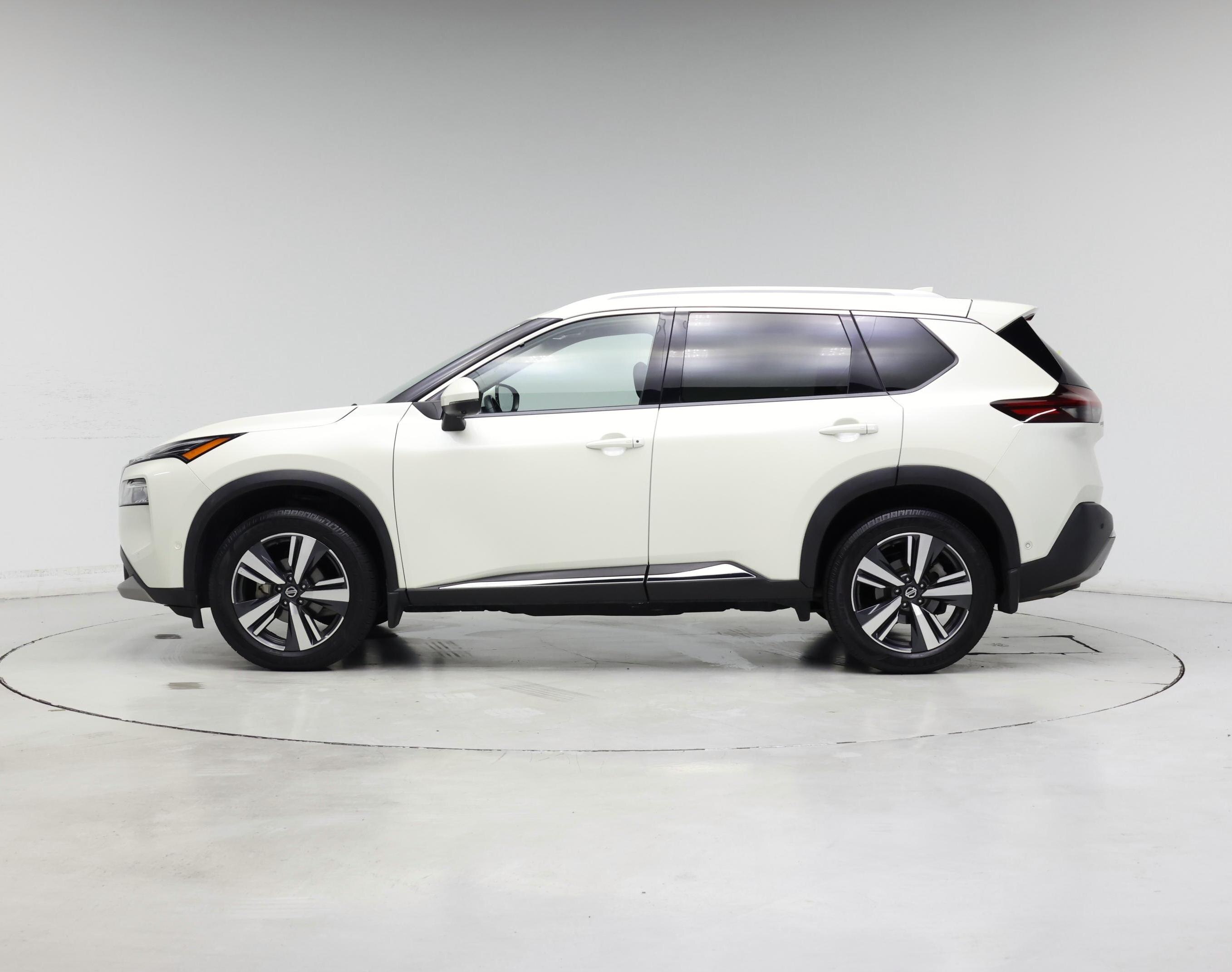 Thumbnail: 2021 Nissan Rogue - 3