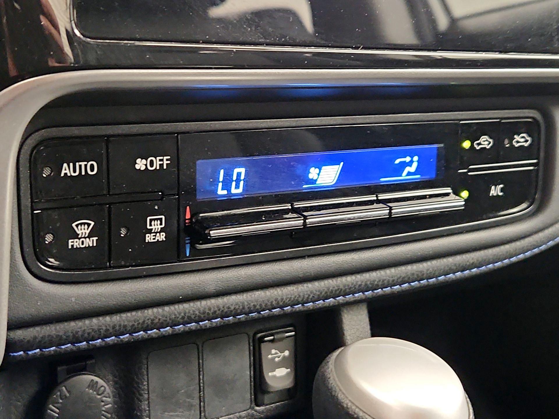 Thumbnail: 2018 Toyota Corolla - 16
