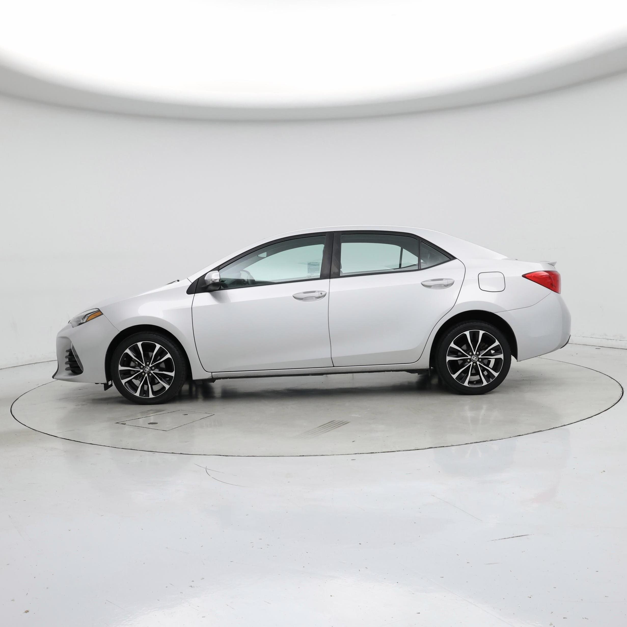 Thumbnail: 2018 Toyota Corolla - 3