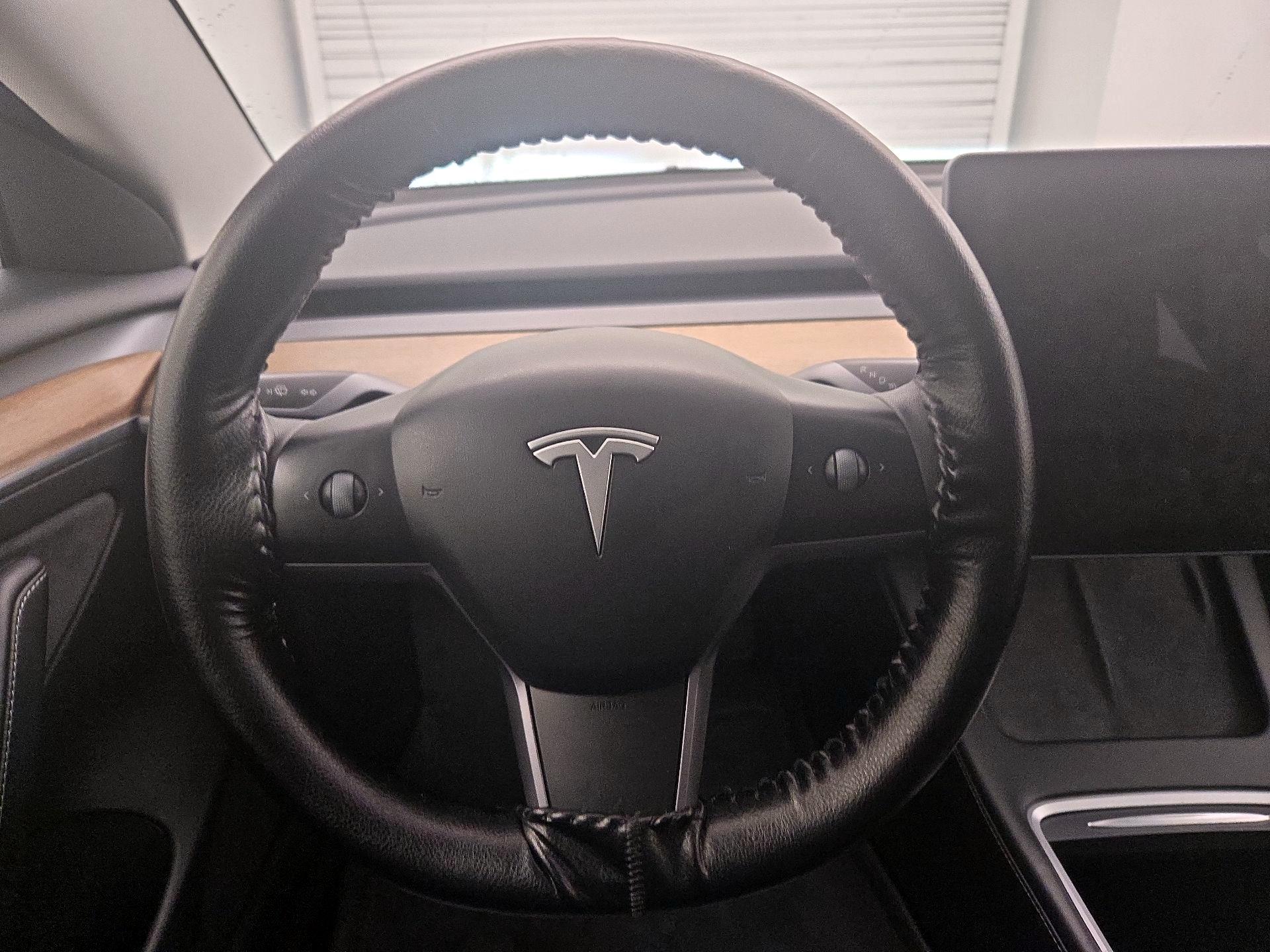 Thumbnail: 2023 Tesla Model 3 - 10