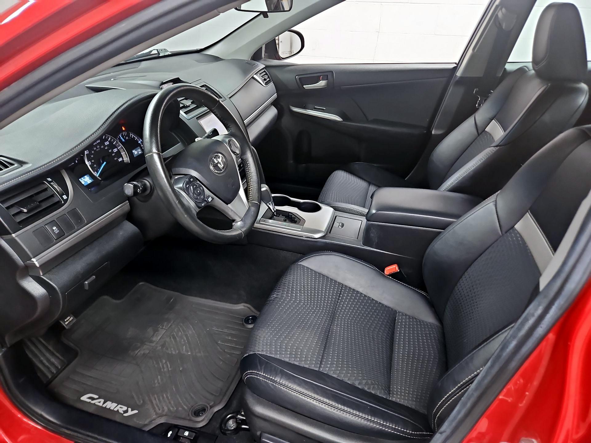 Thumbnail: 2014 Toyota Camry - 11