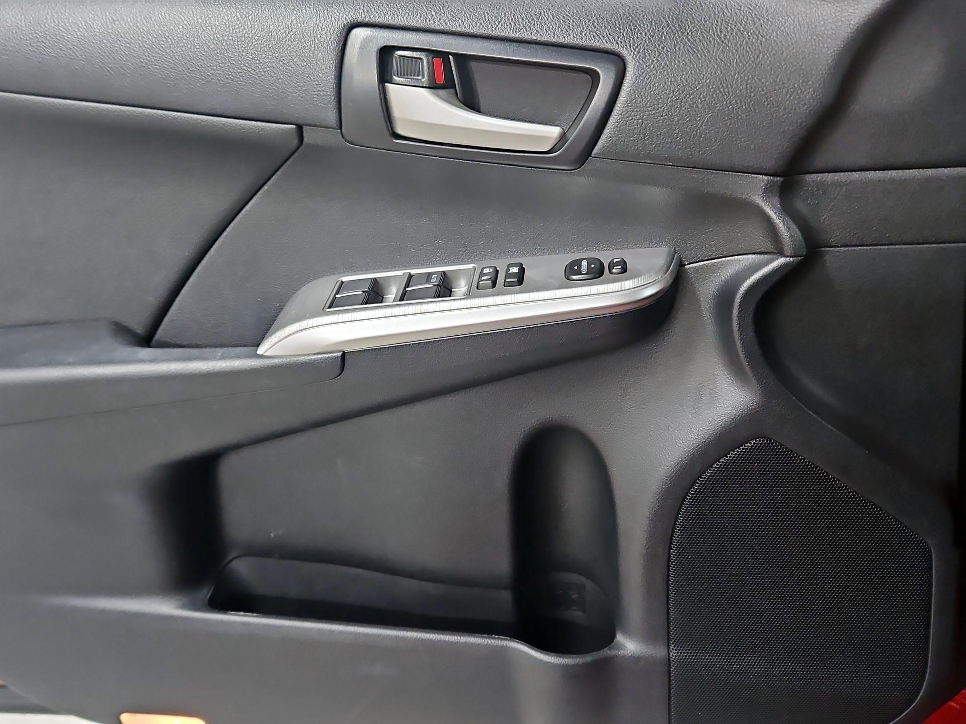 Thumbnail: 2014 Toyota Camry - 12