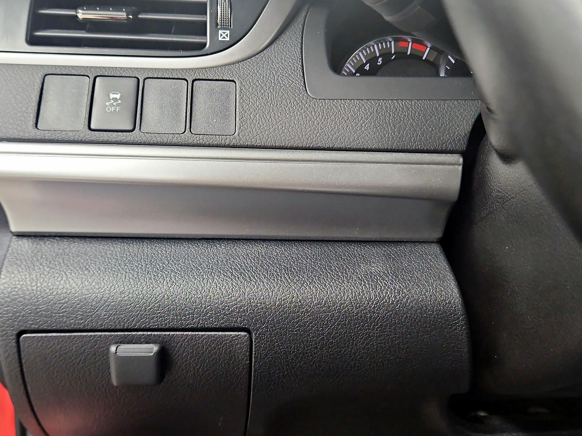Thumbnail: 2014 Toyota Camry - 13