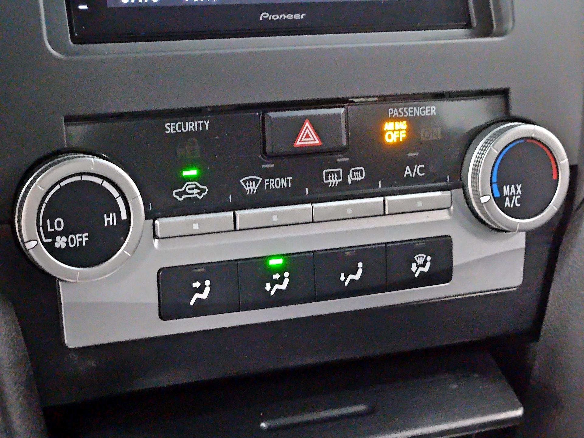 Thumbnail: 2014 Toyota Camry - 16