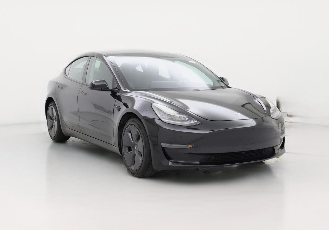 2021 Tesla Model 3 Standard Range Plus in Black — CarMax photo