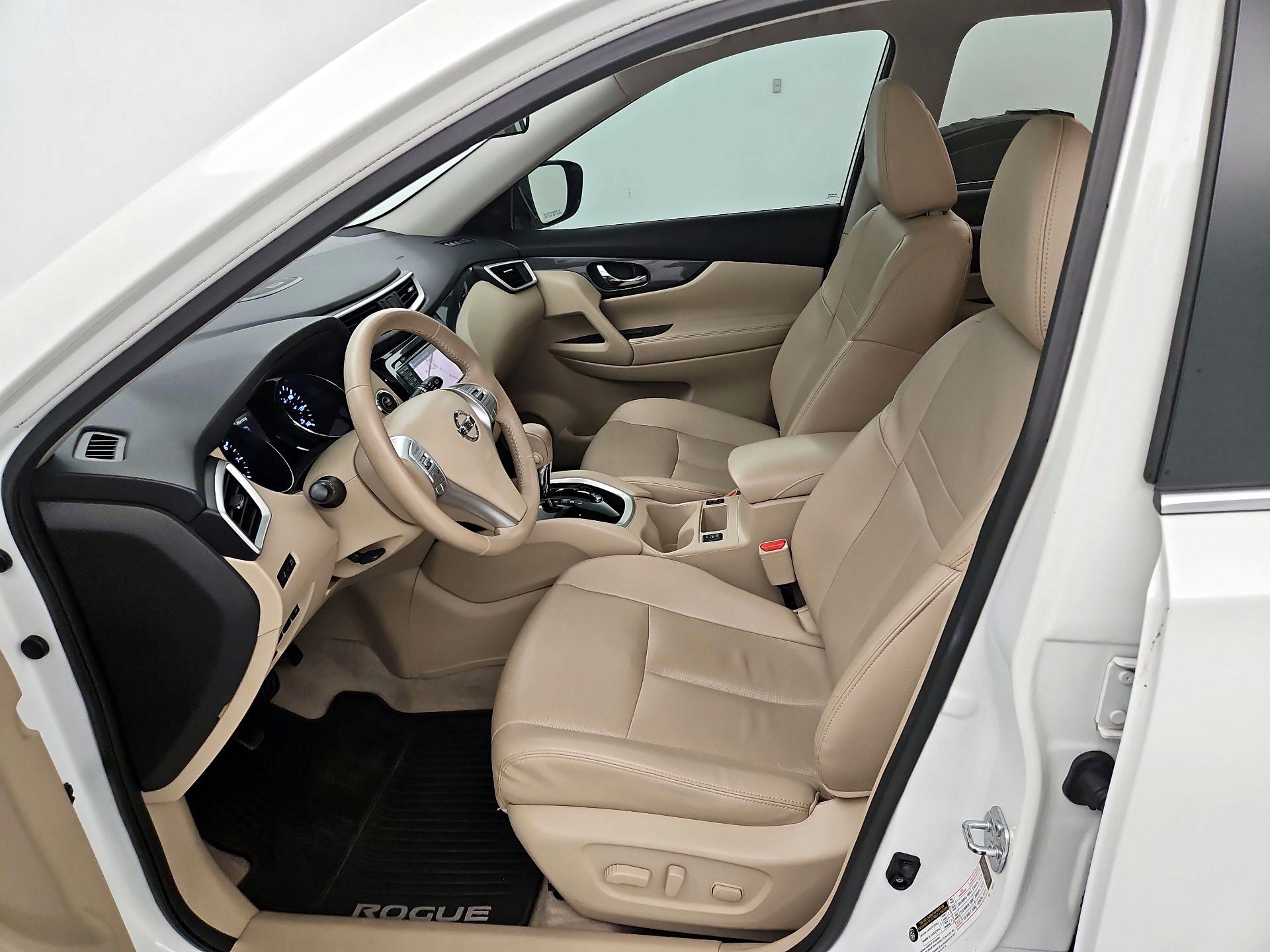 Thumbnail: 2015 Nissan Rogue - 11