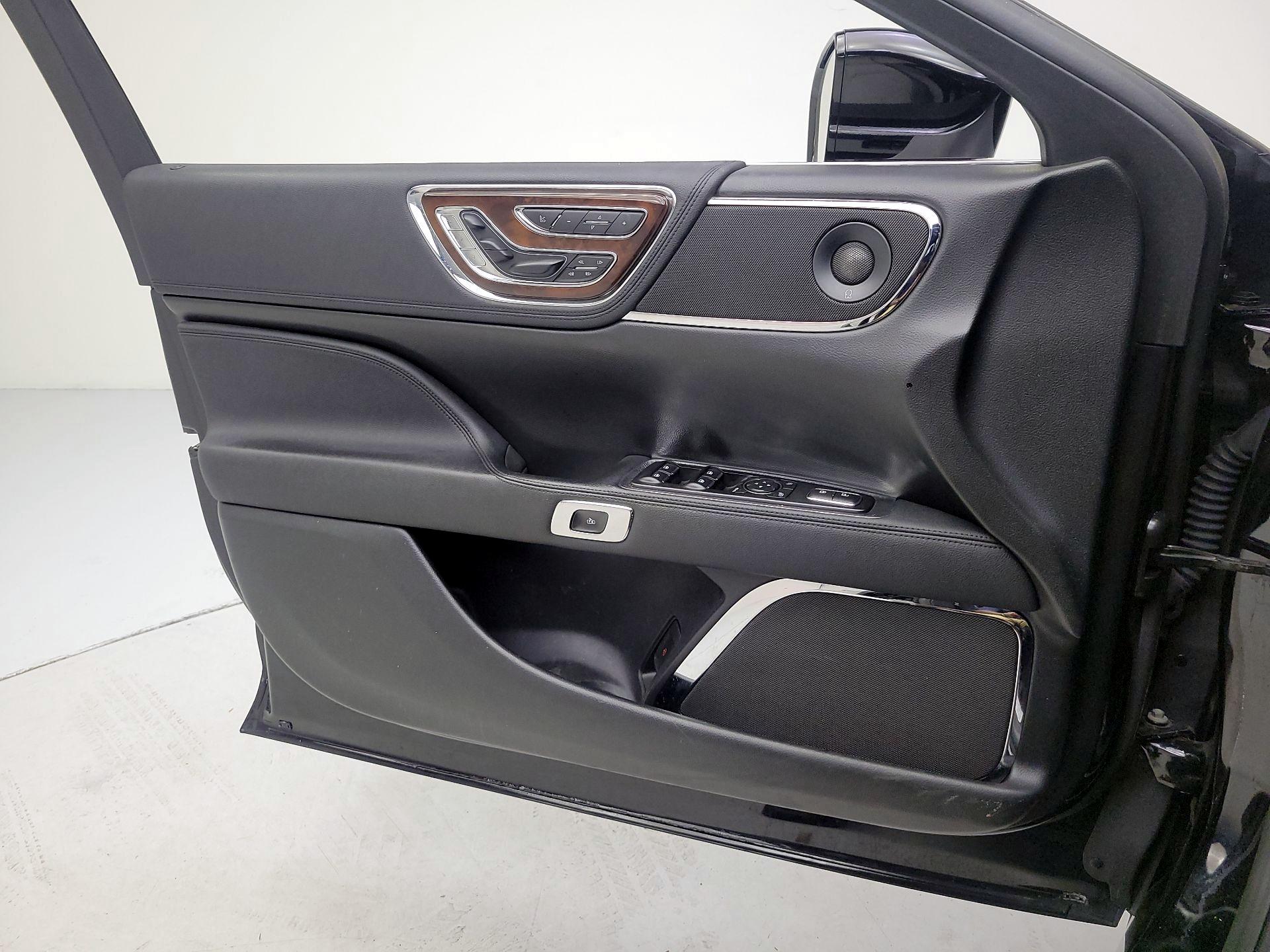 Thumbnail: 2019 Lincoln Continental - 12
