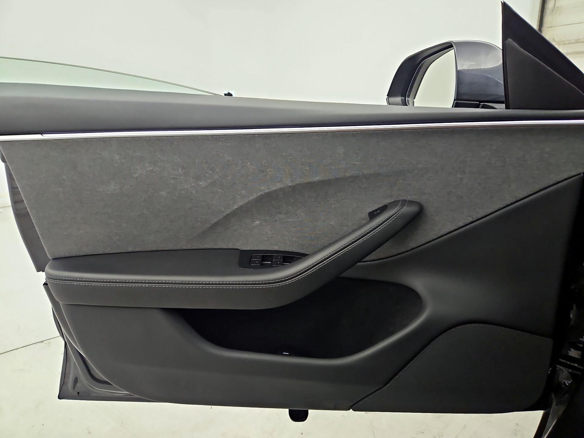 Thumbnail: 2024 Tesla Model 3 - 12