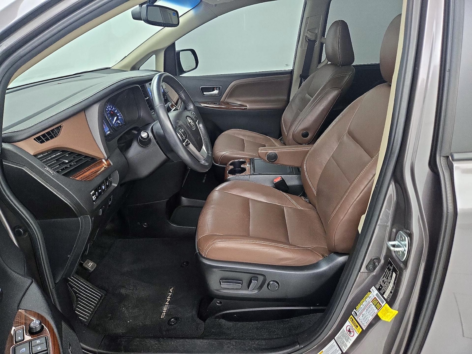 2016 Toyota Sienna Limited - Photo 12