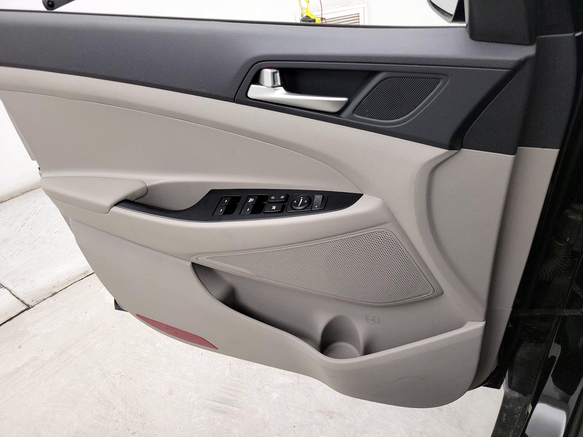 Thumbnail: 2020 Hyundai Tucson - 12