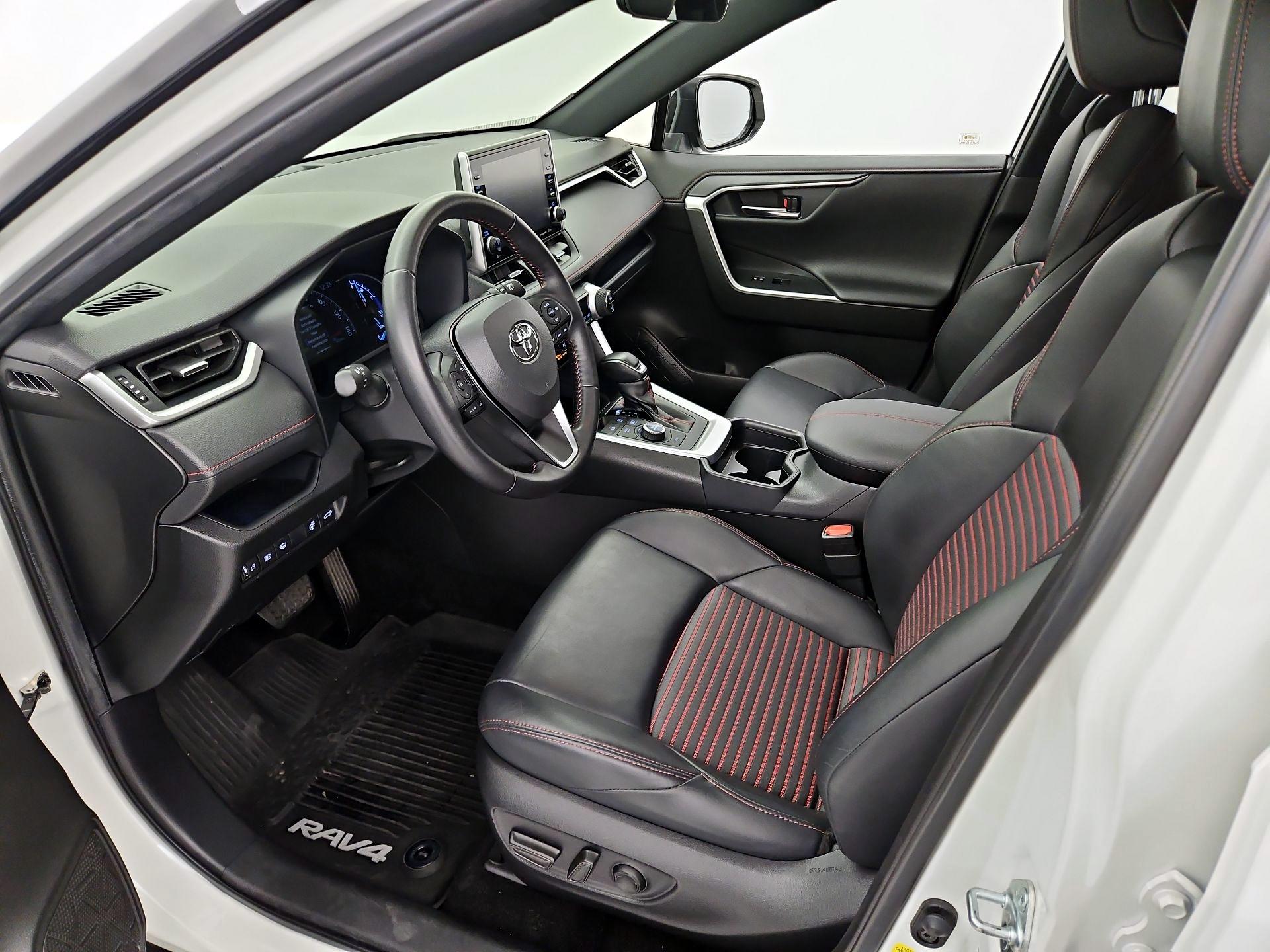 Thumbnail: 2021 Toyota RAV4 - 11