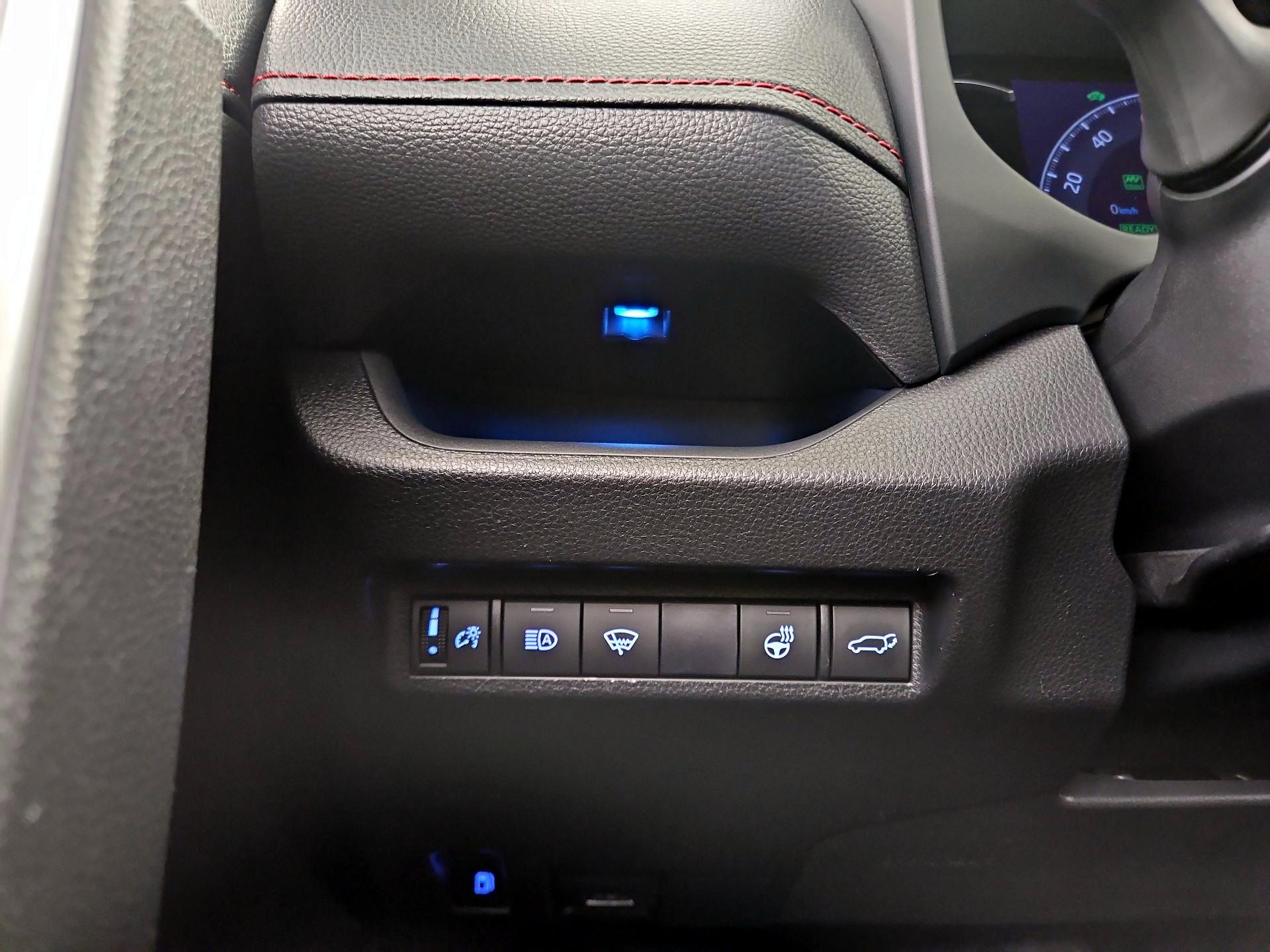 Thumbnail: 2021 Toyota RAV4 - 13