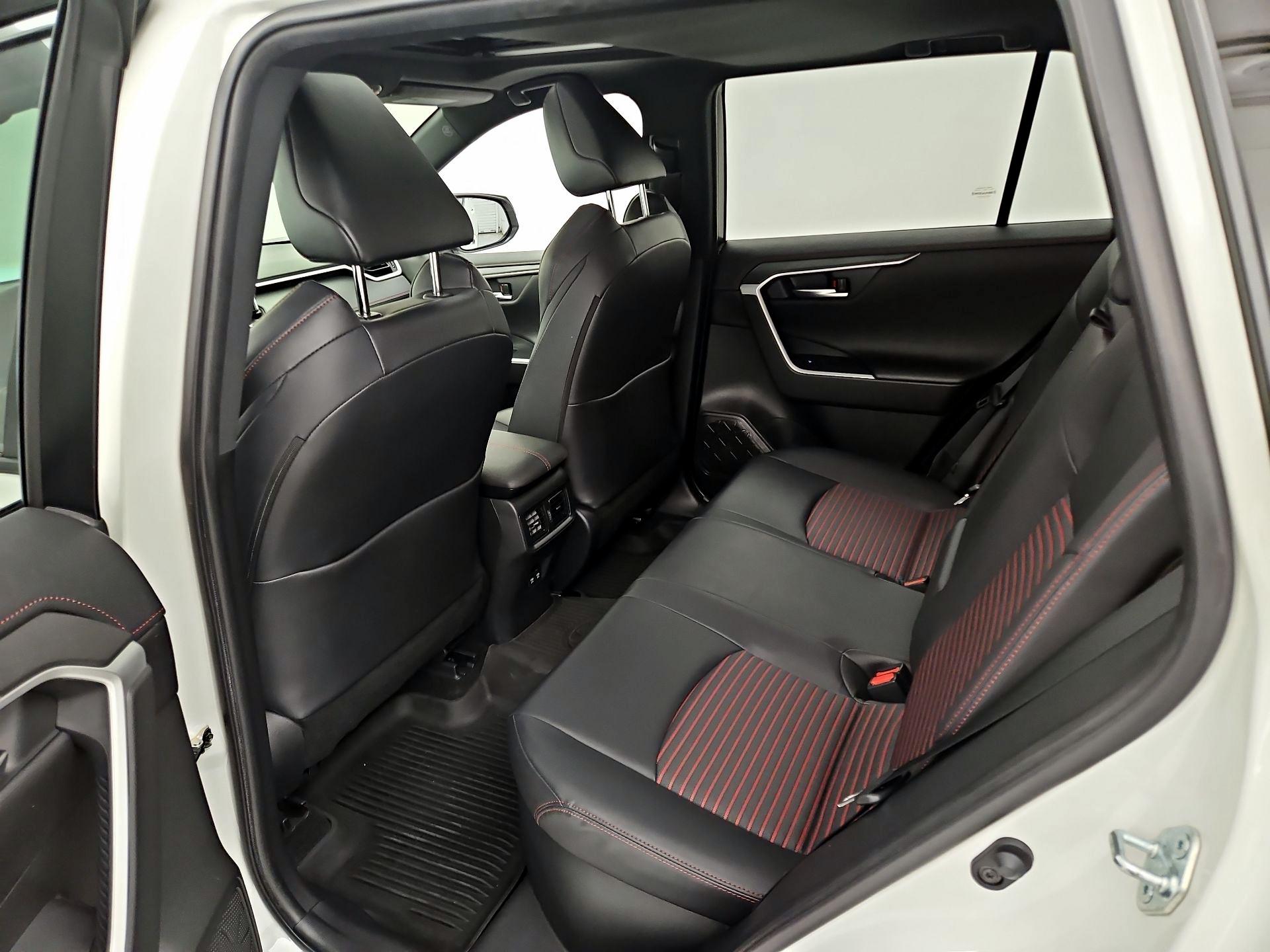 Thumbnail: 2021 Toyota RAV4 - 20