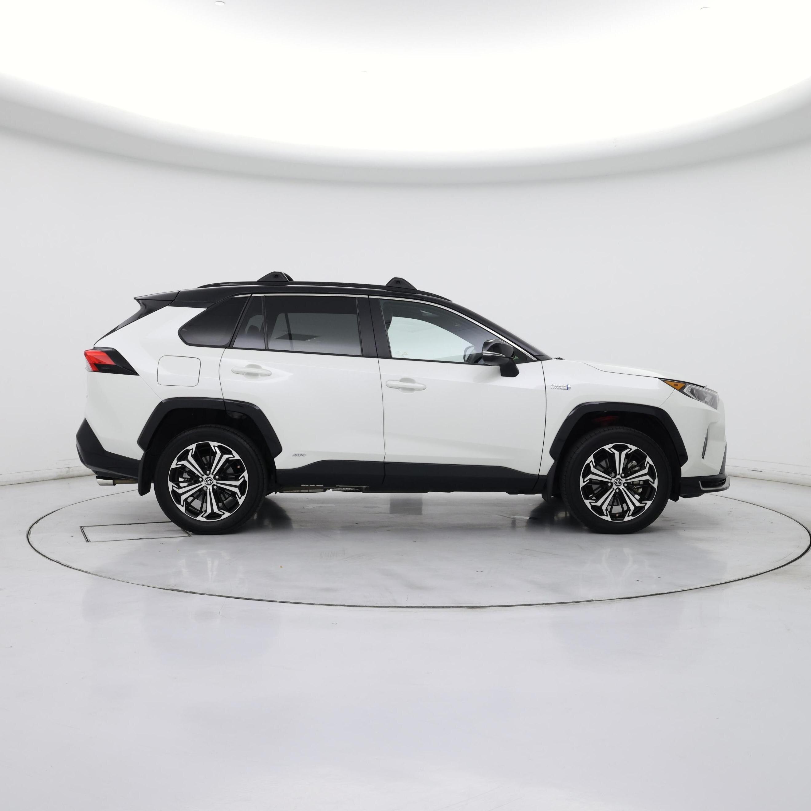 Thumbnail: 2021 Toyota RAV4 - 7