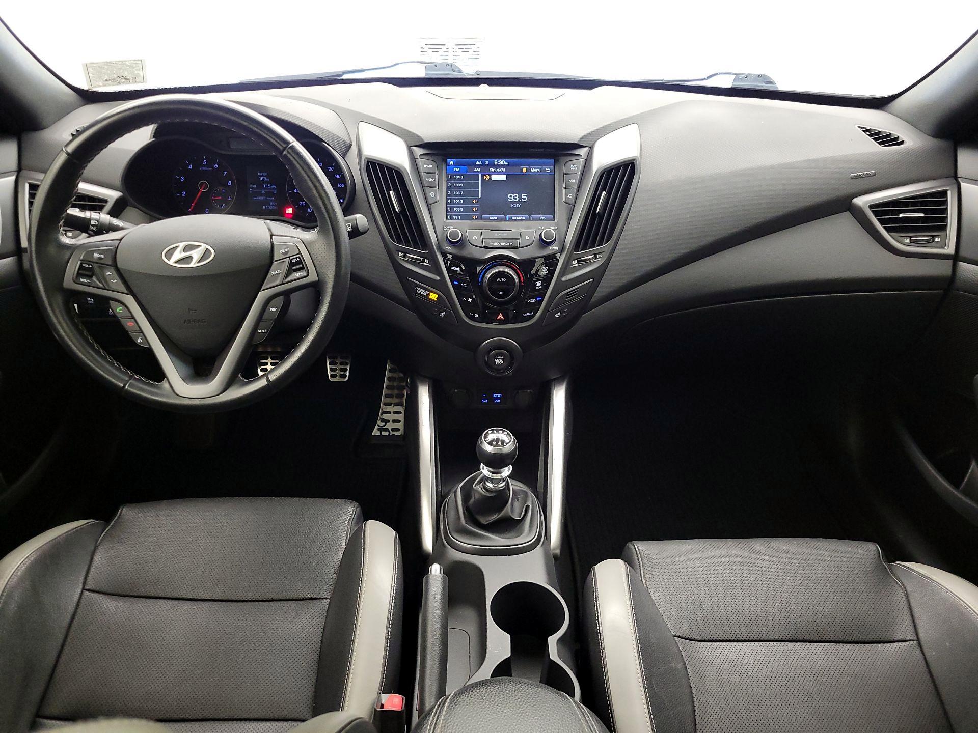 Thumbnail: 2016 Hyundai Veloster - 9