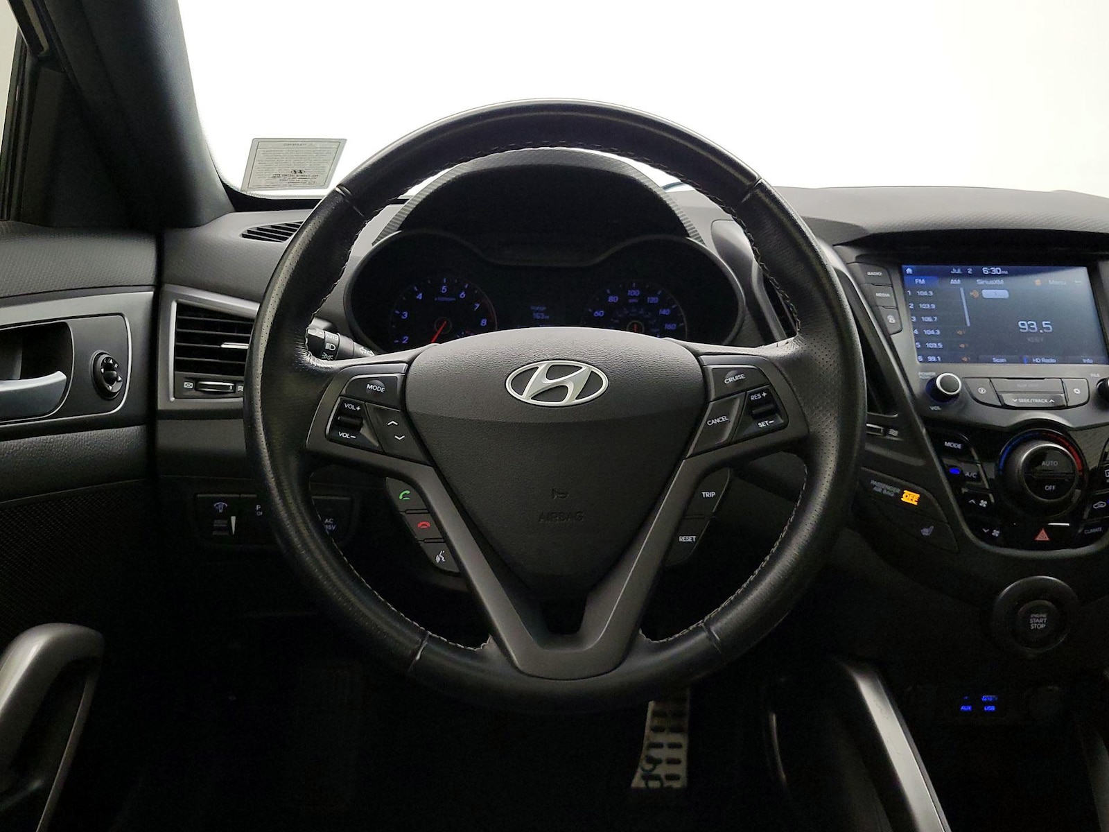 2016 Hyundai Veloster - Photo 11