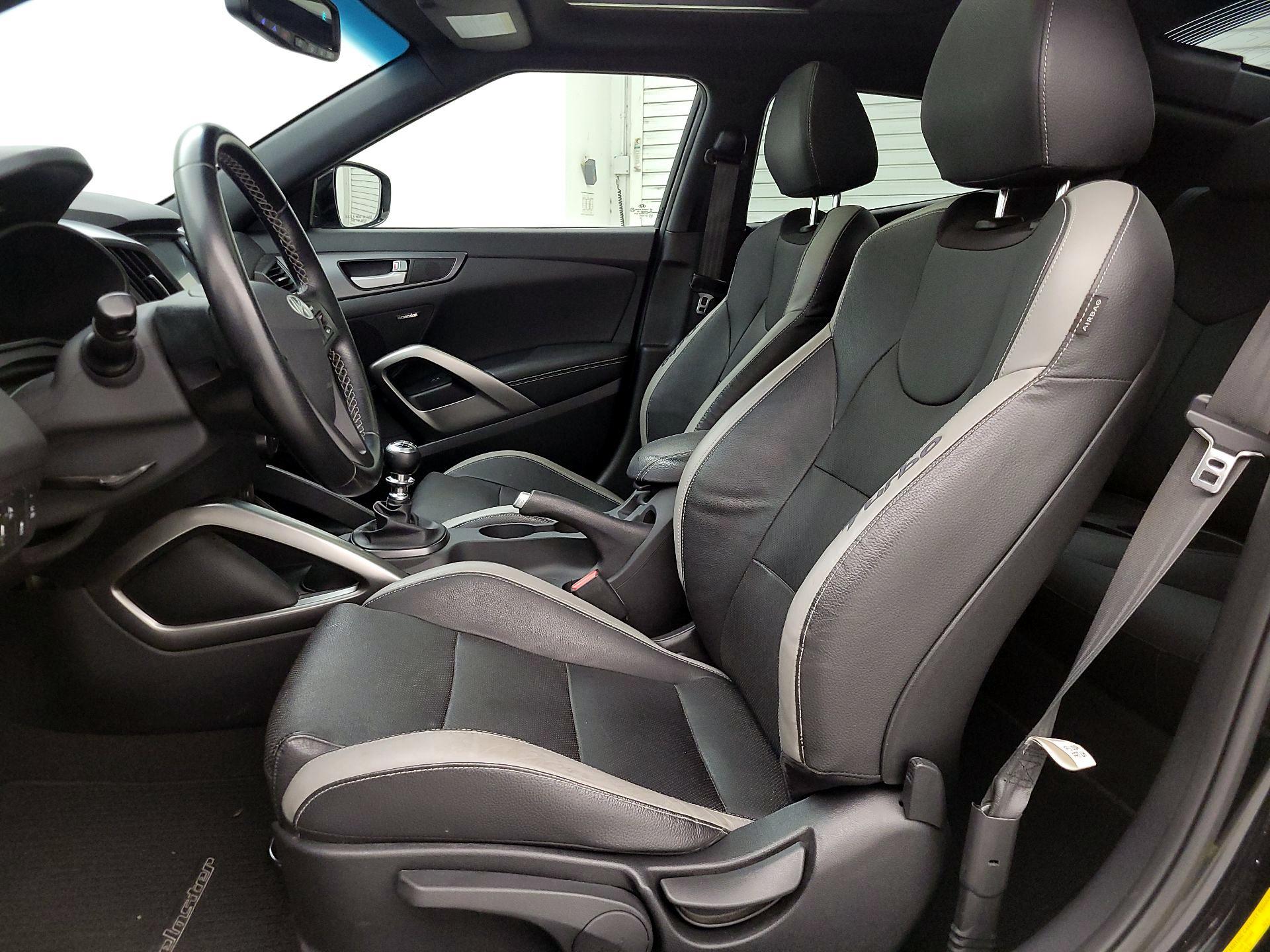 Thumbnail: 2016 Hyundai Veloster - 11