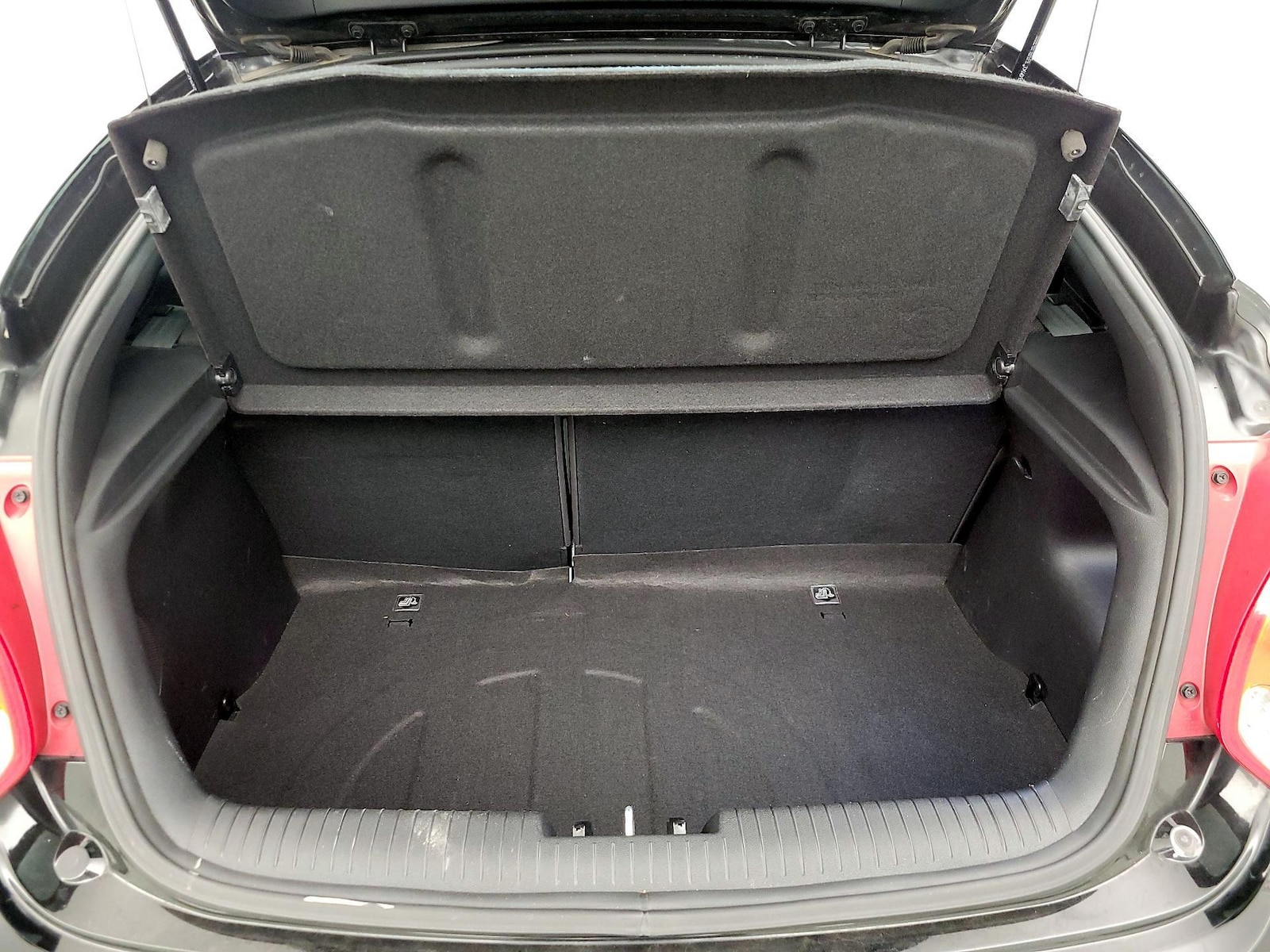 2016 Hyundai Veloster - Photo 22