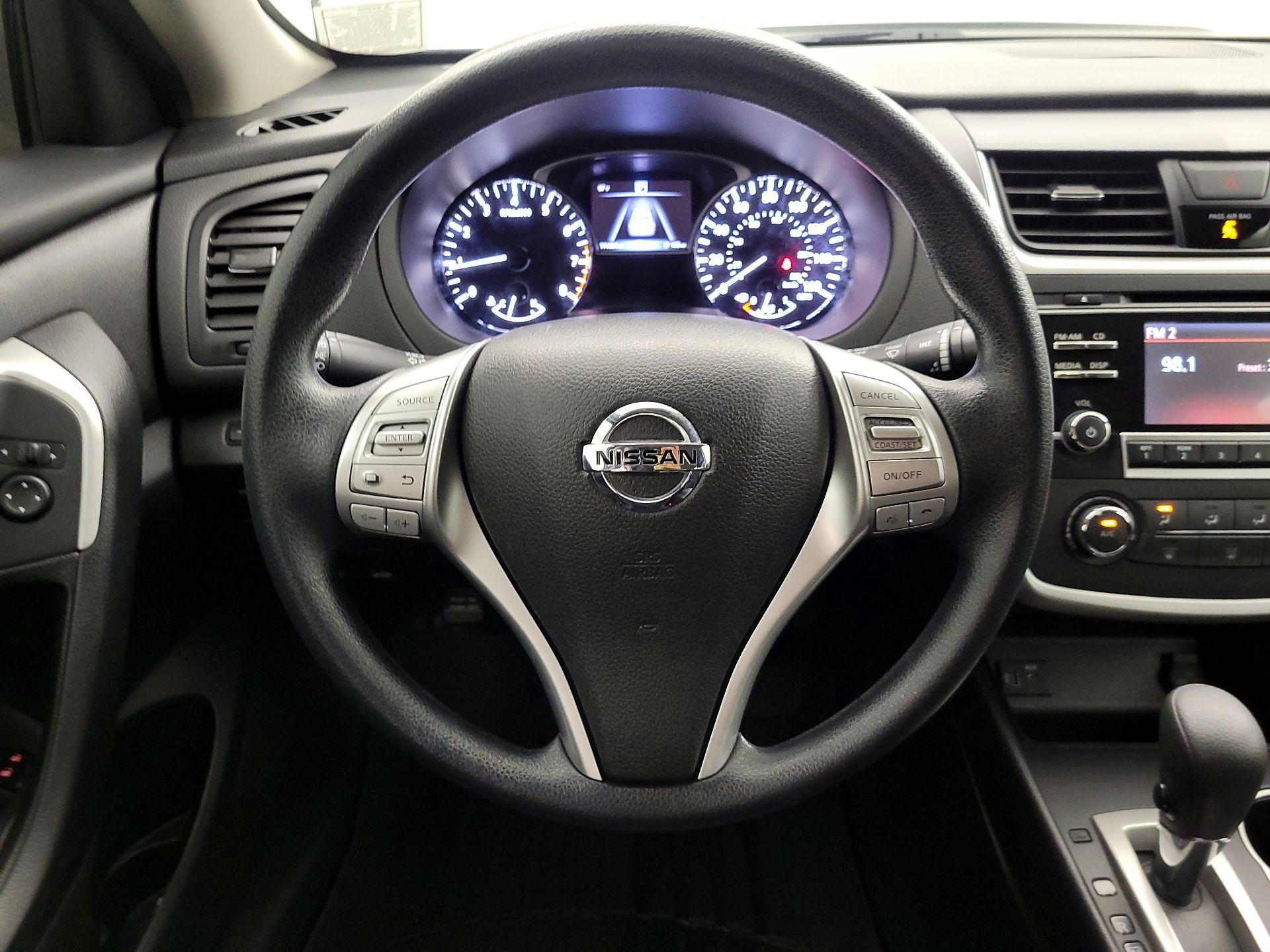Thumbnail: 2018 Nissan Altima - 10