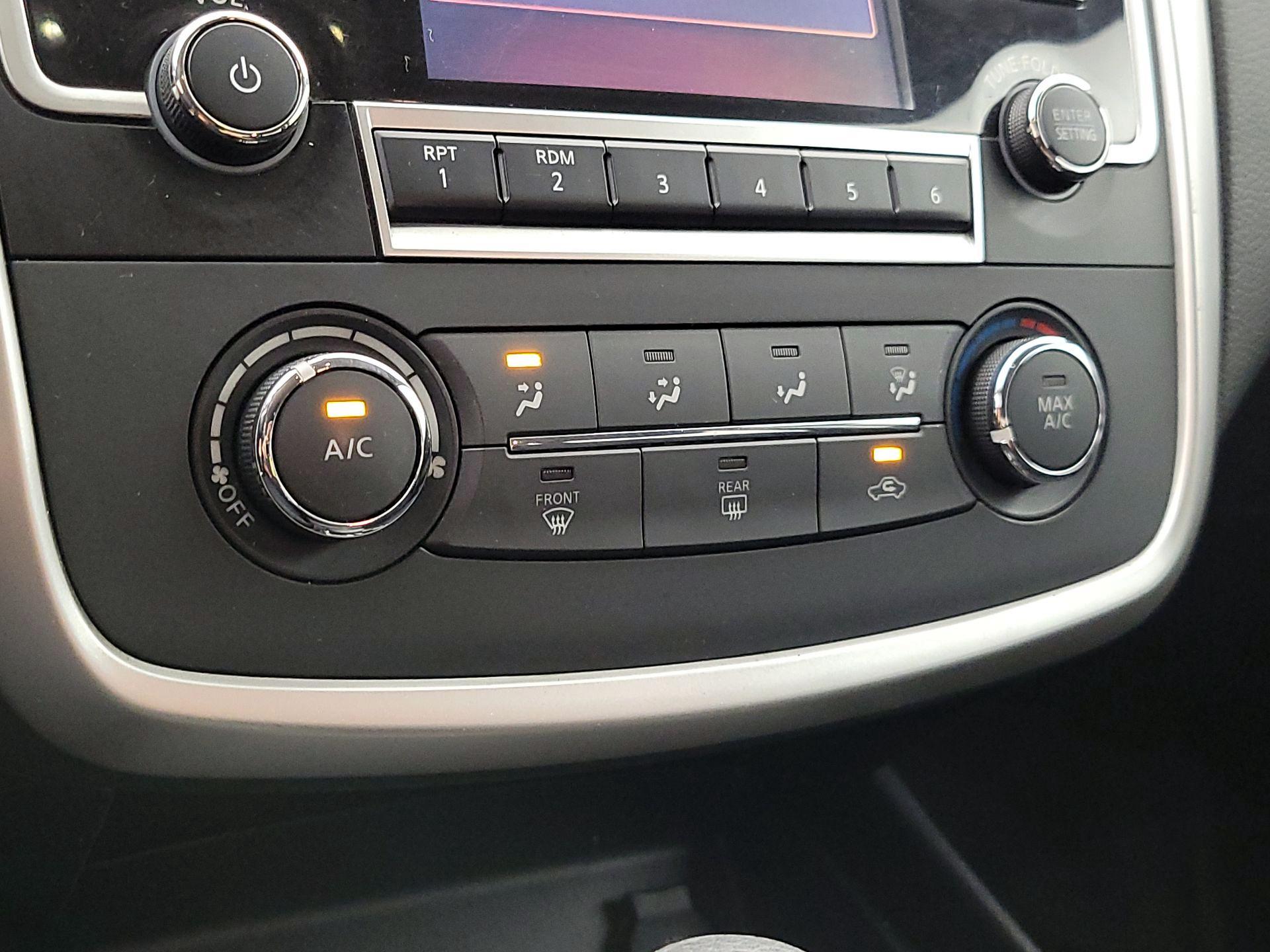 Thumbnail: 2018 Nissan Altima - 16
