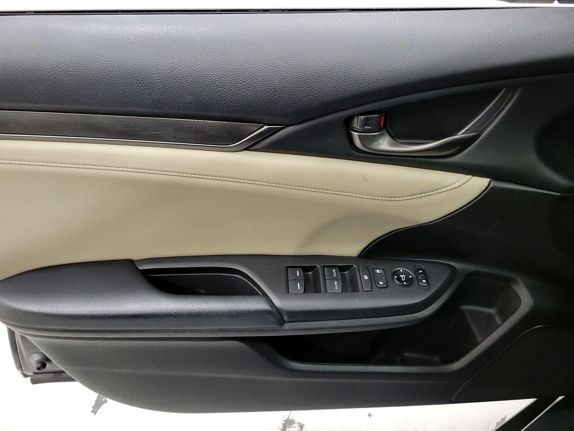 Thumbnail: 2017 Honda Civic - 12