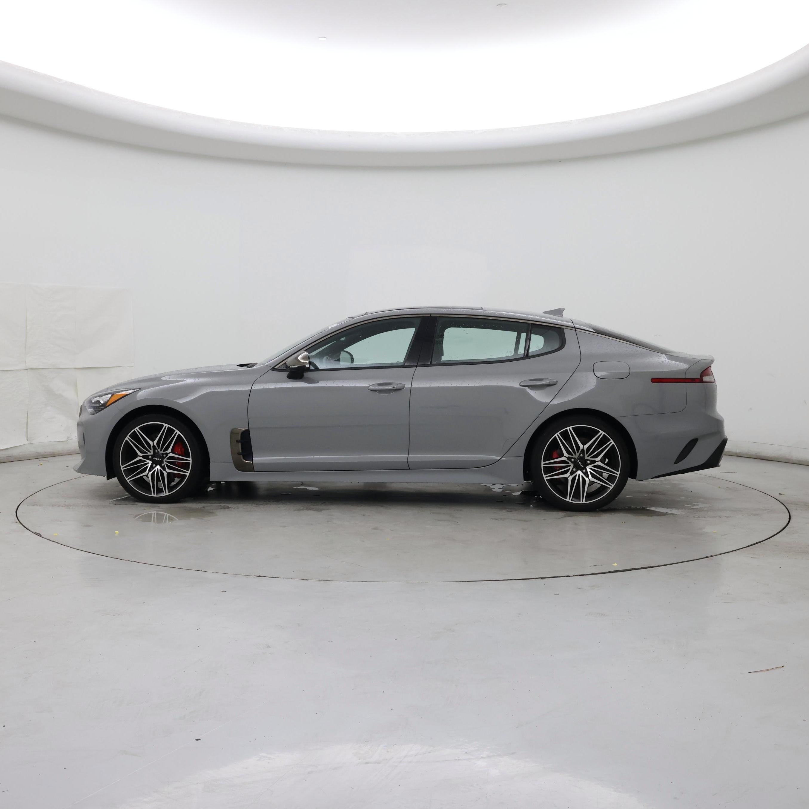 Thumbnail: 2023 Kia Stinger - 3