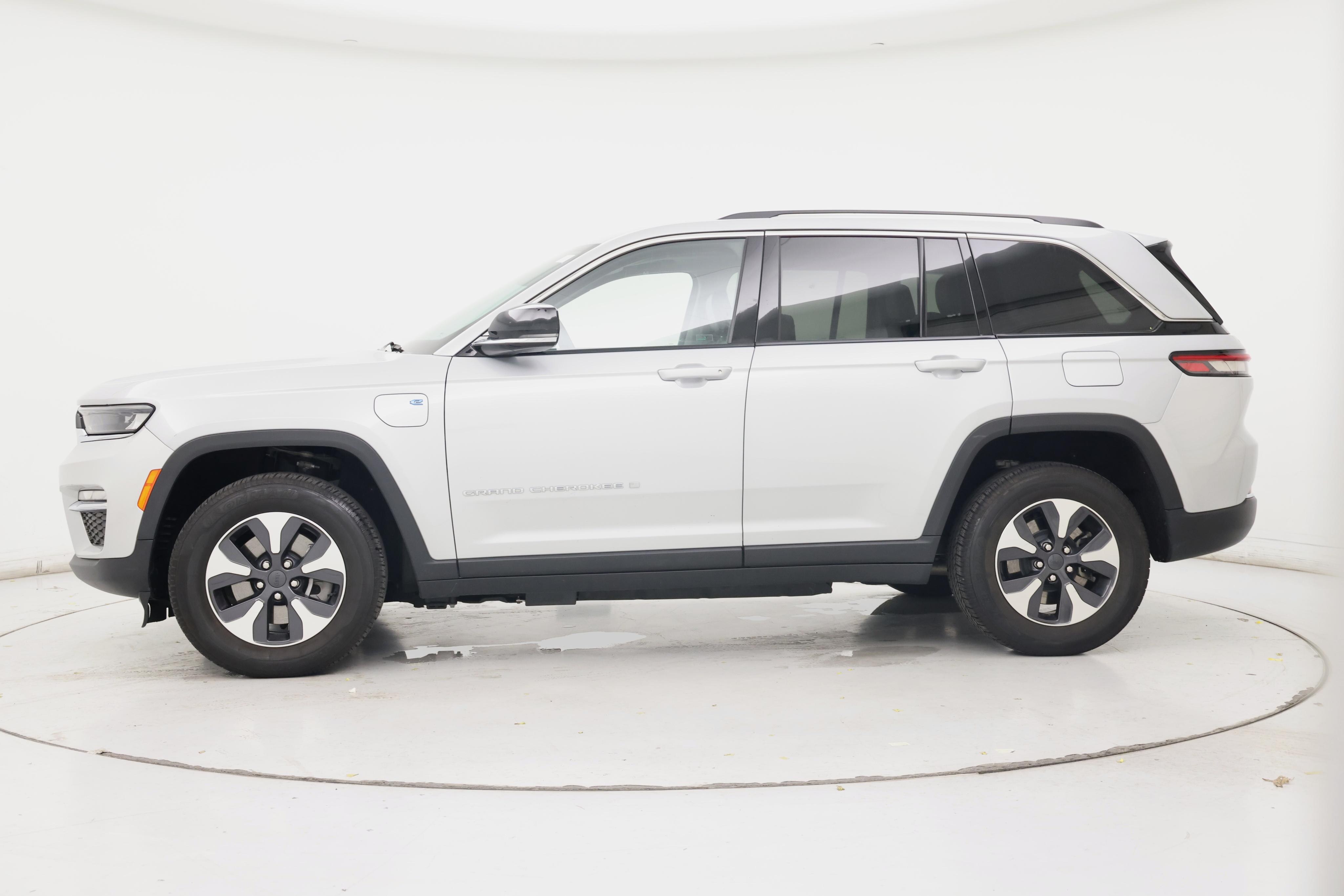 Thumbnail: 2023 Jeep Grand Cherokee - 3