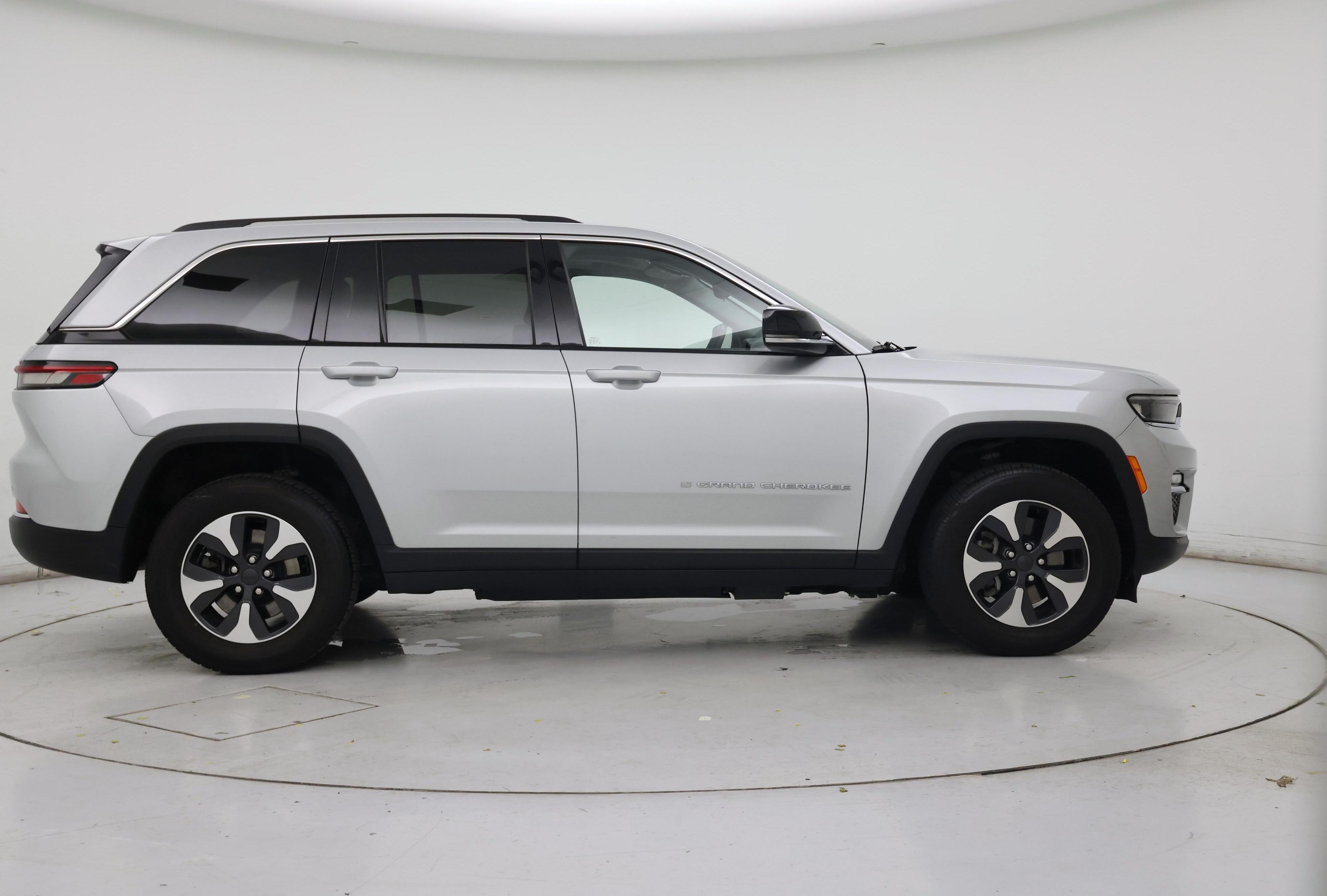 Thumbnail: 2023 Jeep Grand Cherokee - 7