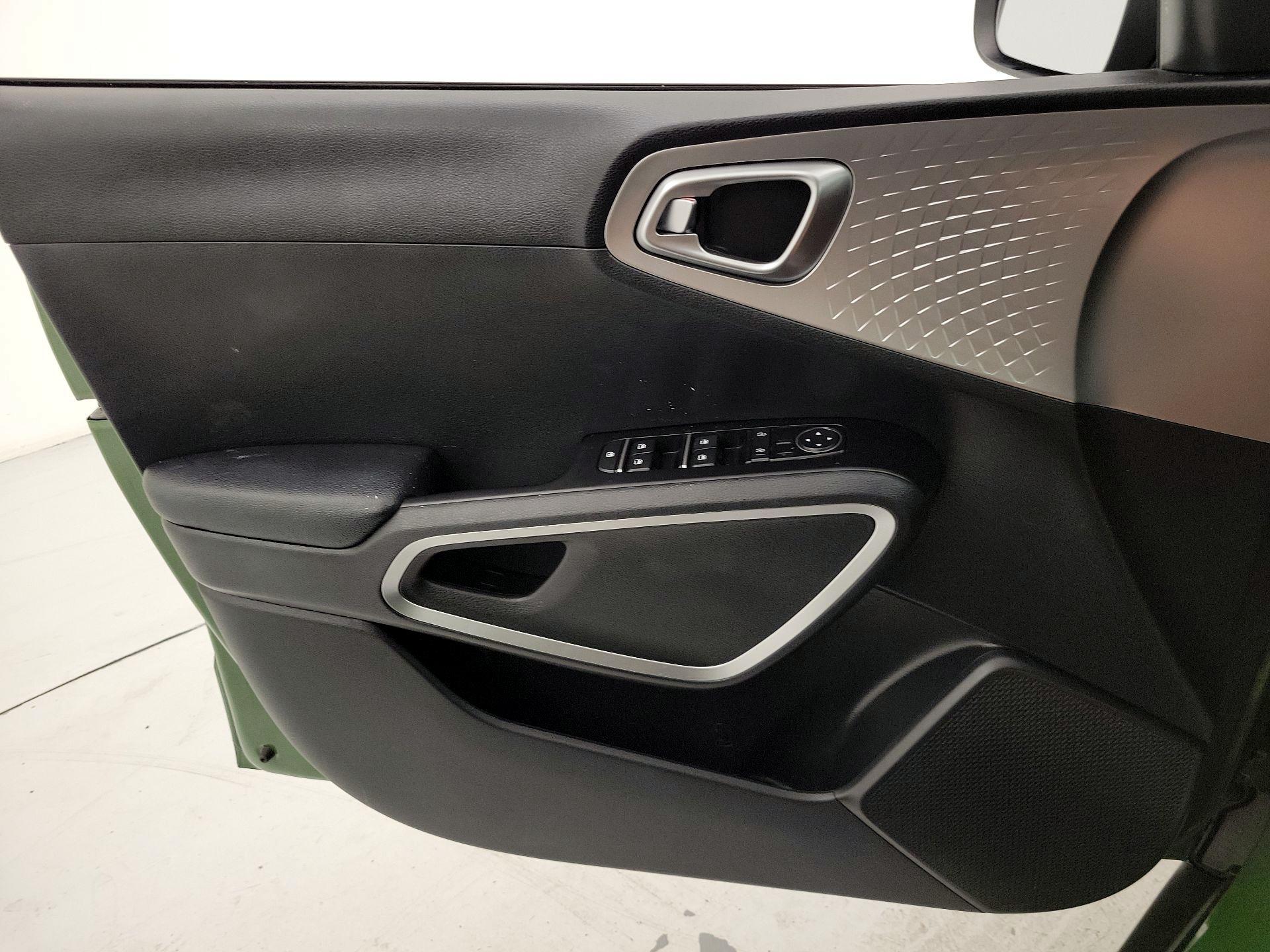 Thumbnail: 2021 Kia Soul - 12