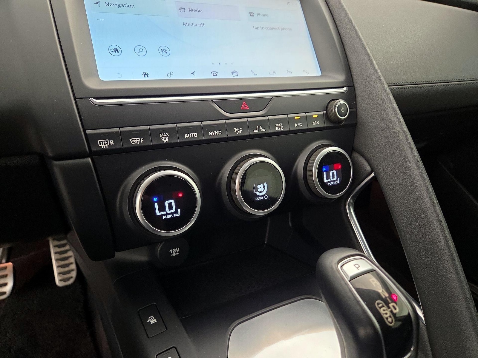 2018 Jaguar E-Pace S - Photo 18