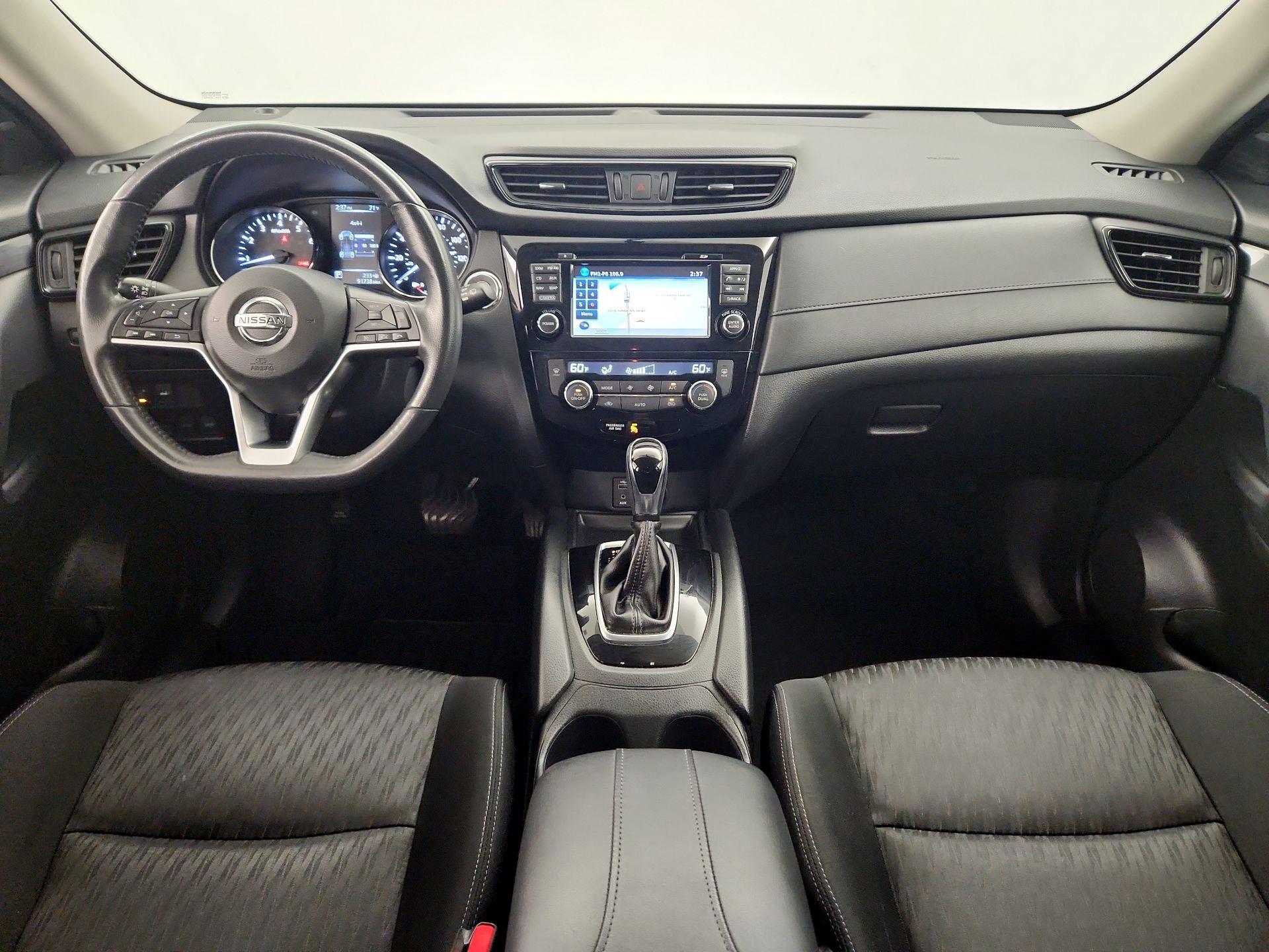 Thumbnail: 2017 Nissan Rogue - 9