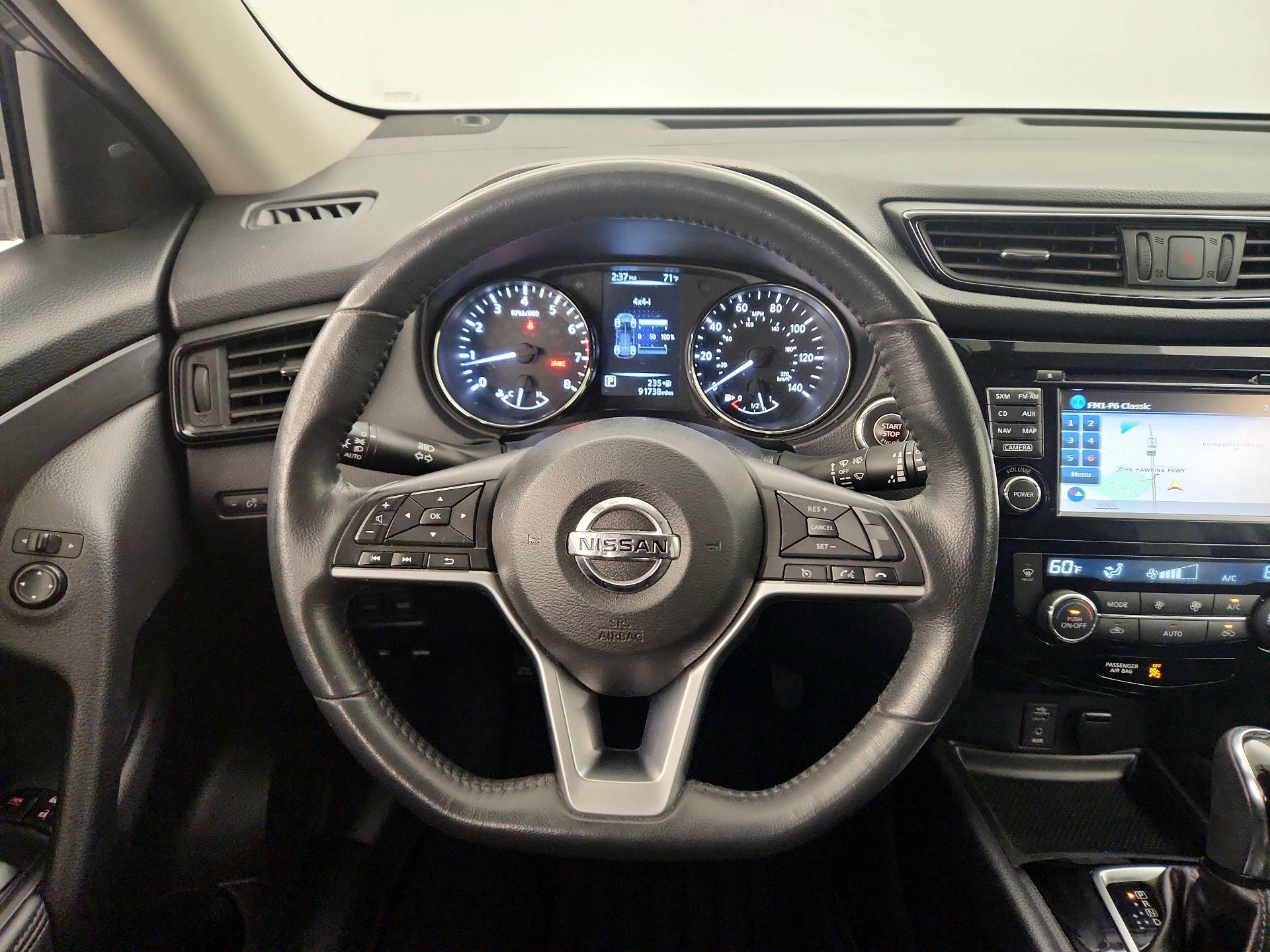 Thumbnail: 2017 Nissan Rogue - 10