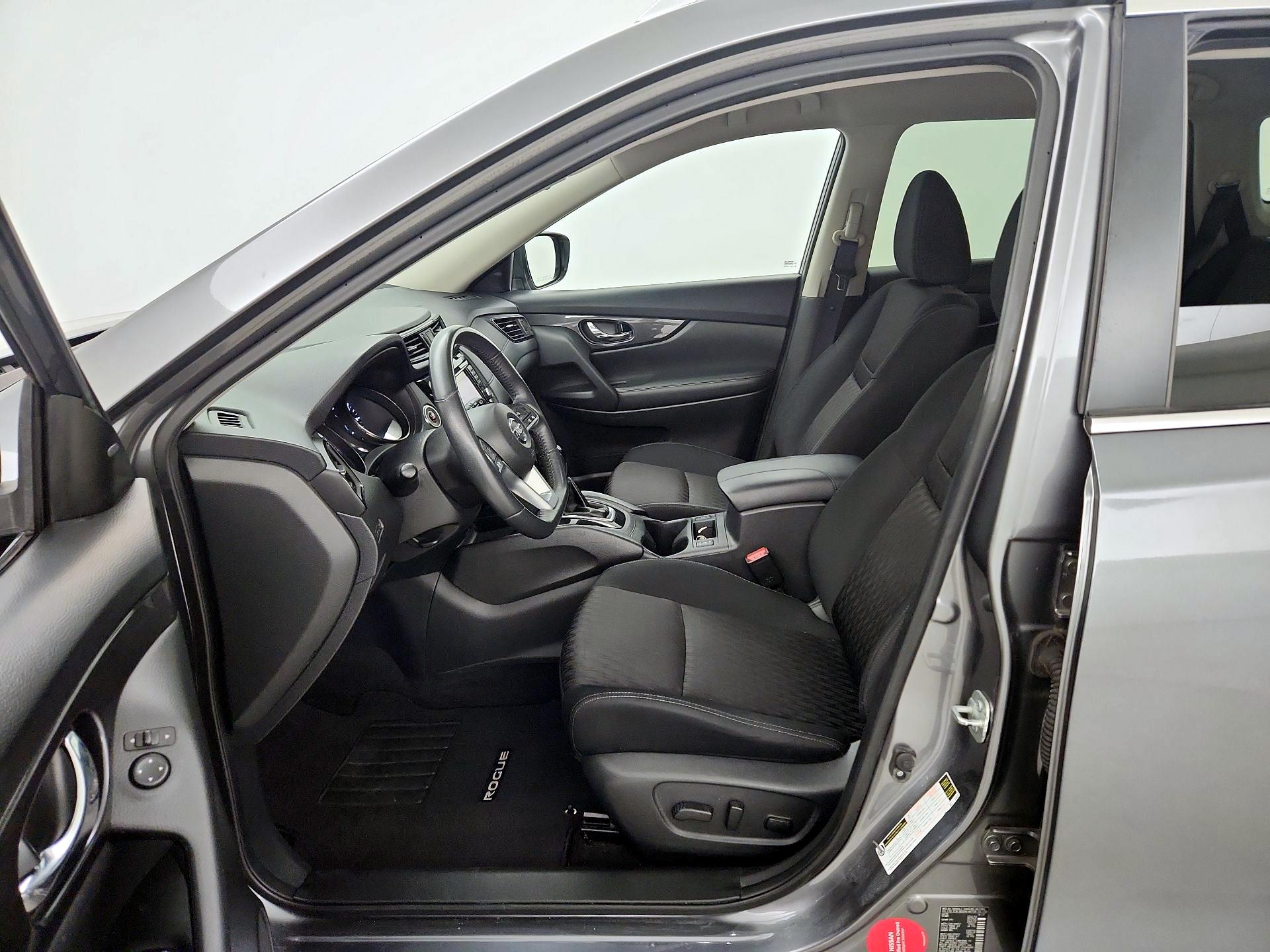Thumbnail: 2017 Nissan Rogue - 11